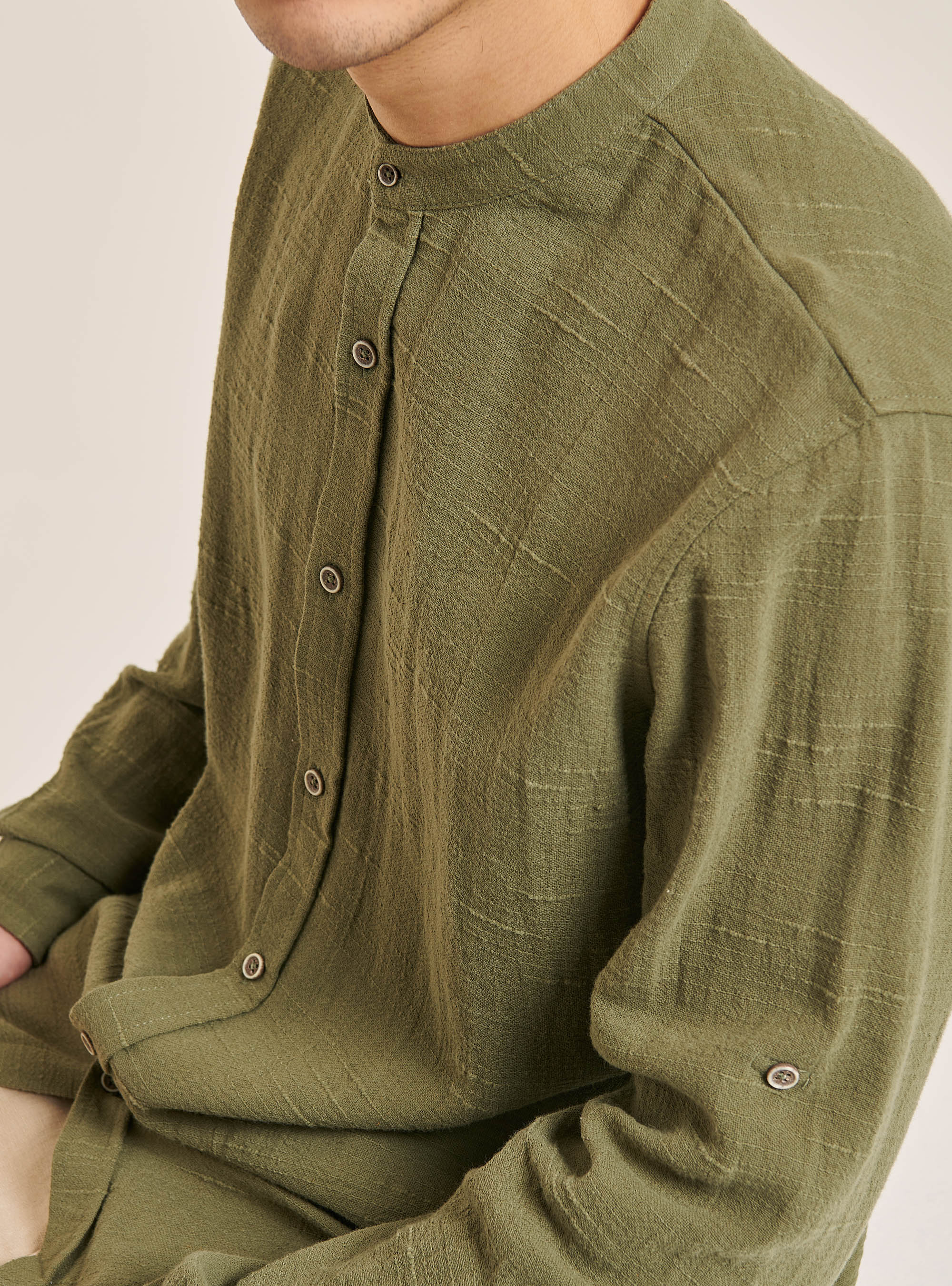 Camisa de mezcla de lino con cuello coreano, CAQUI