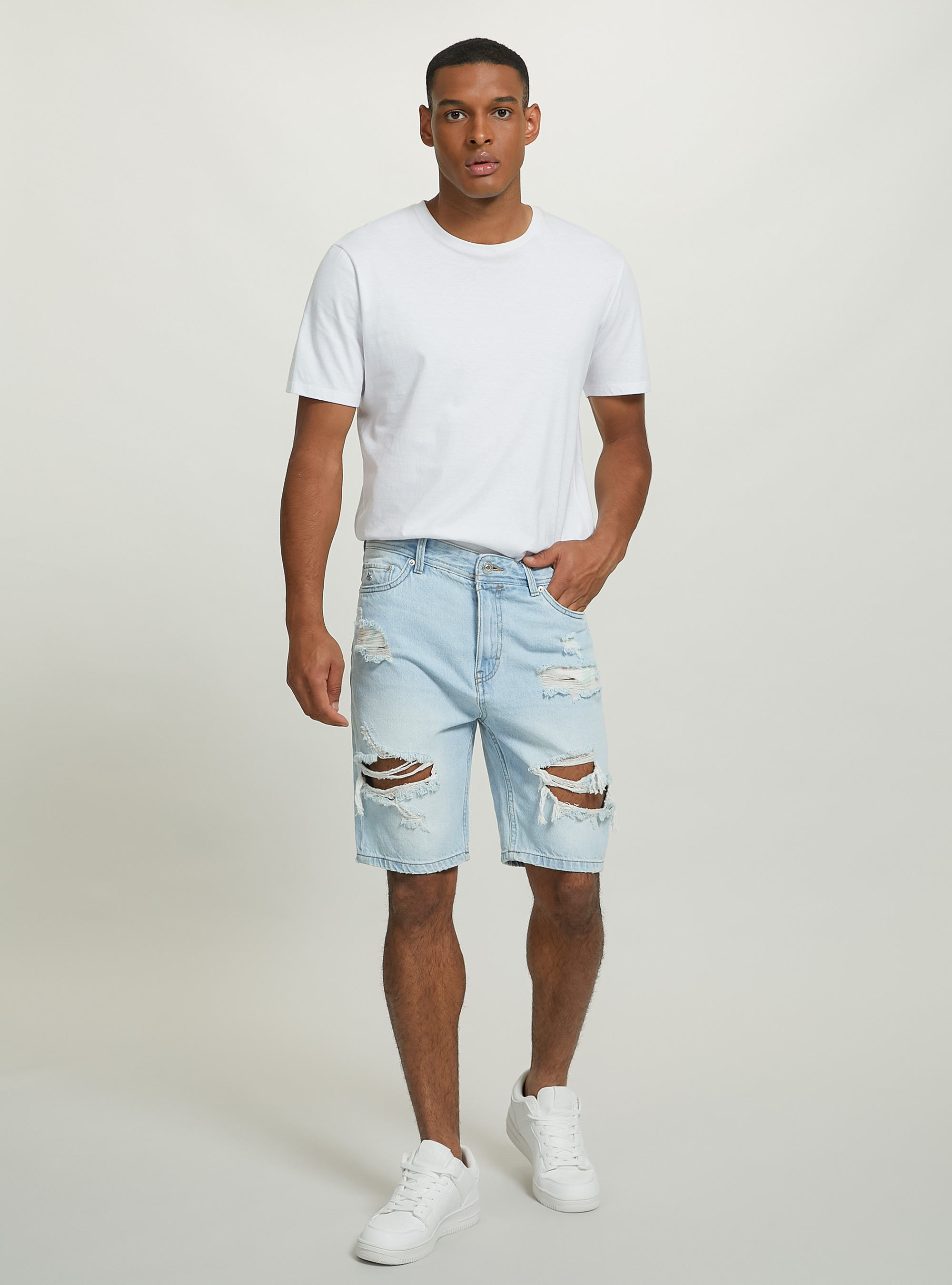 Stretch denim slim fit bermuda shorts, D008 SUPER LIGHT BLUE