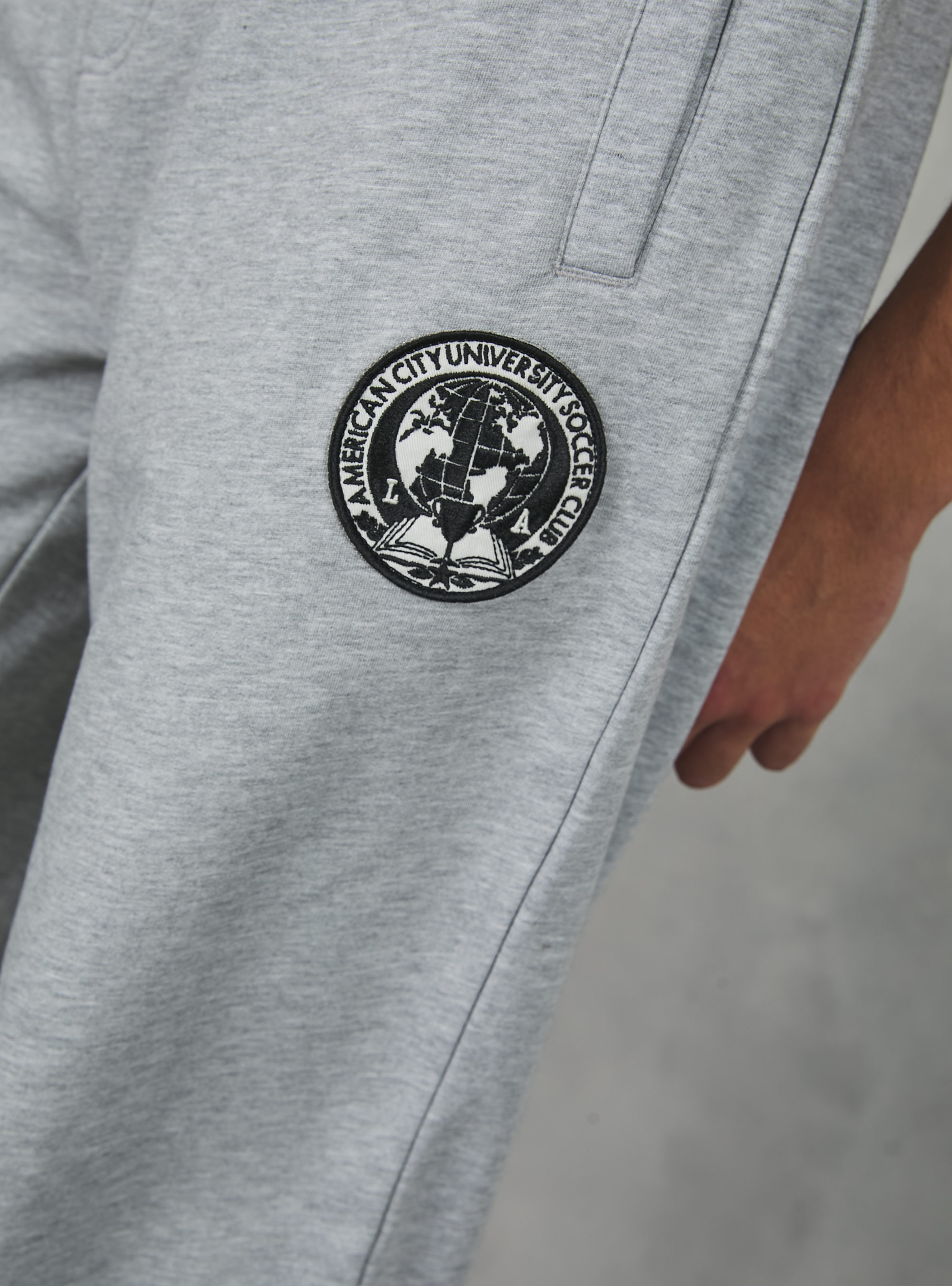 Jogger with college patch, MGY2 GREY MEL MEDIUM