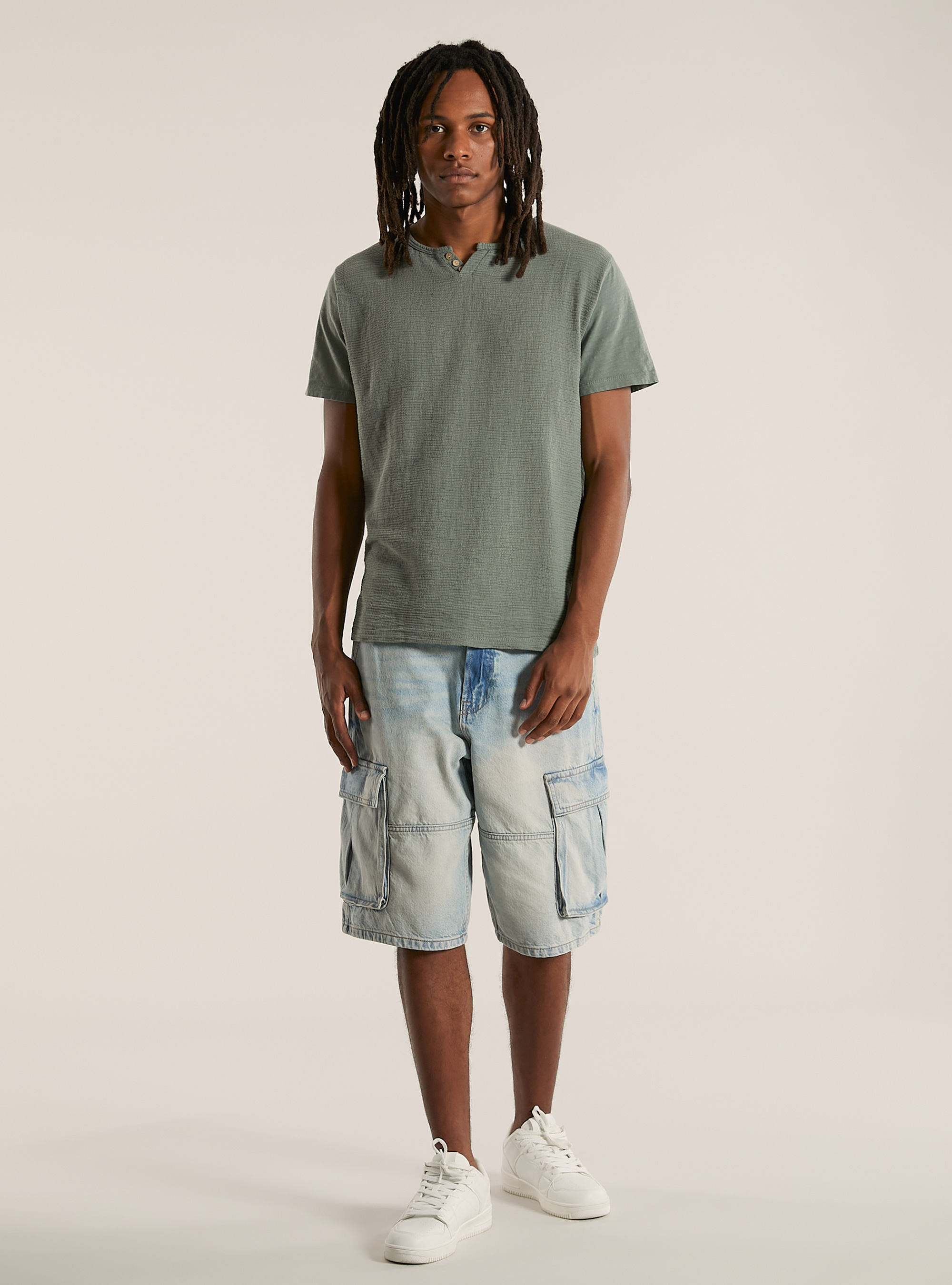 Linen blend T-shirt with v-neck and buttons, KY3 KAKY LIGHT