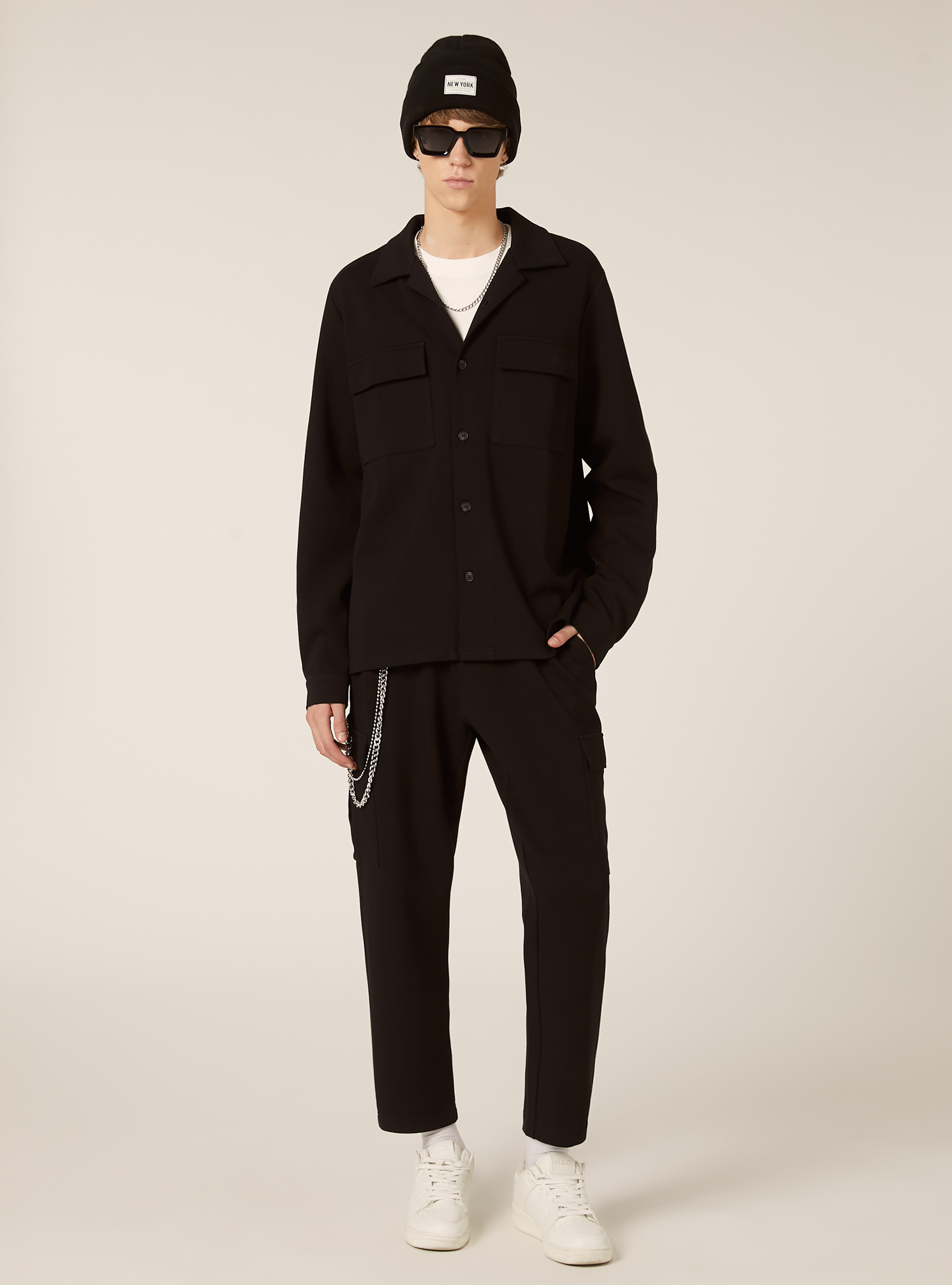 Hemd mit übergroßen Soft-Touch-Taschen, BK1 BLACK