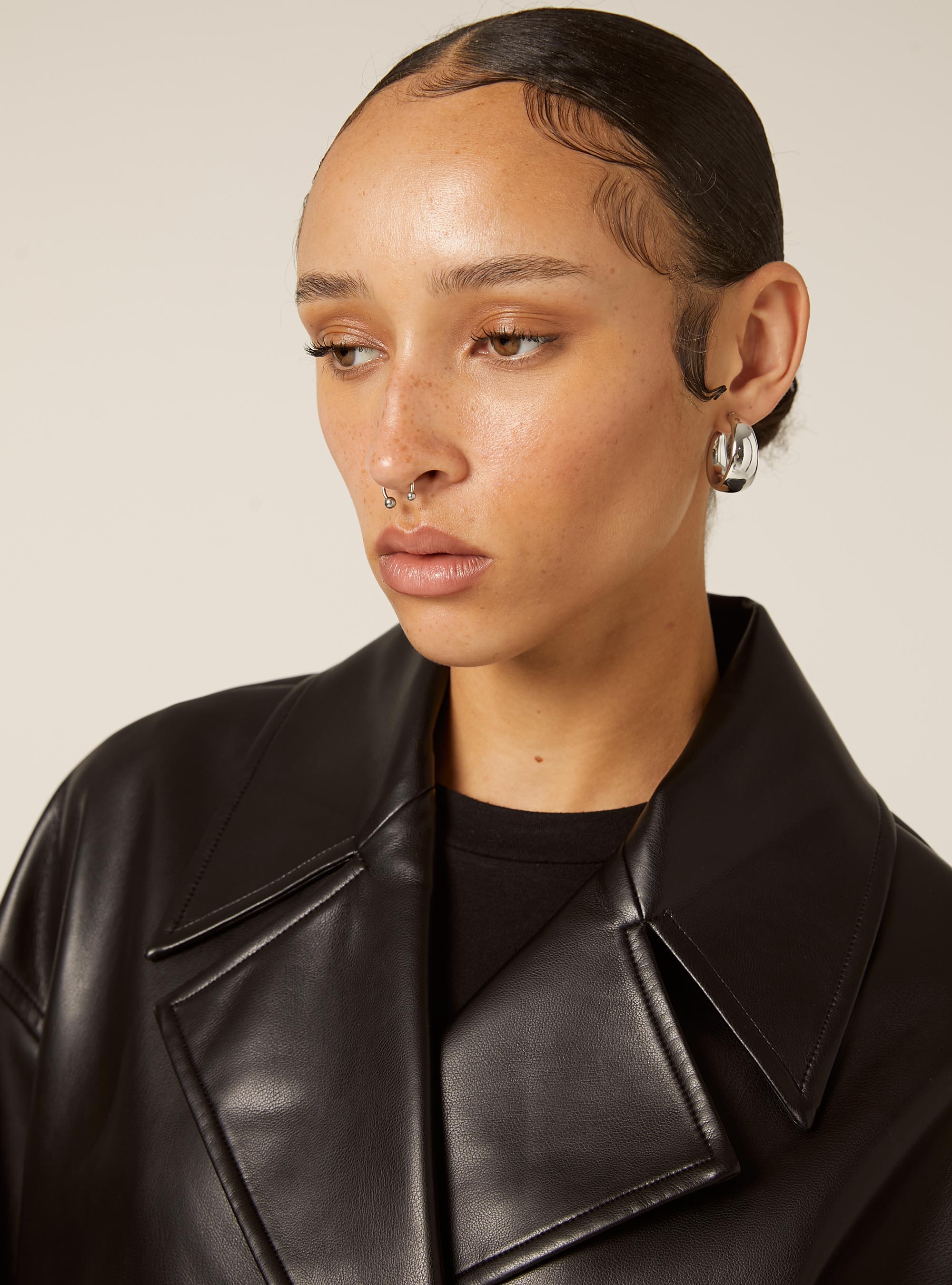 Short leather-effect trench coat, BK1 BLACK