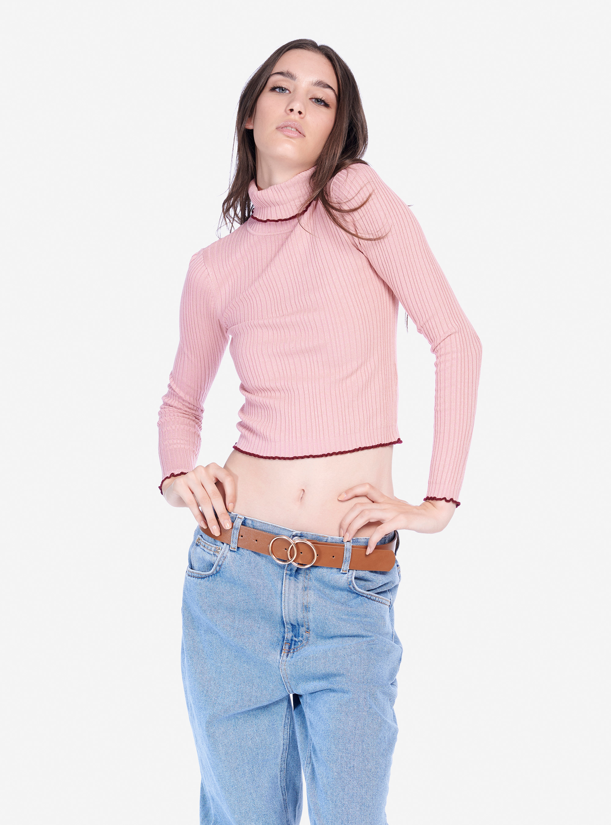Pull à col roulé avec des extrémités ondulées, C501 PINK