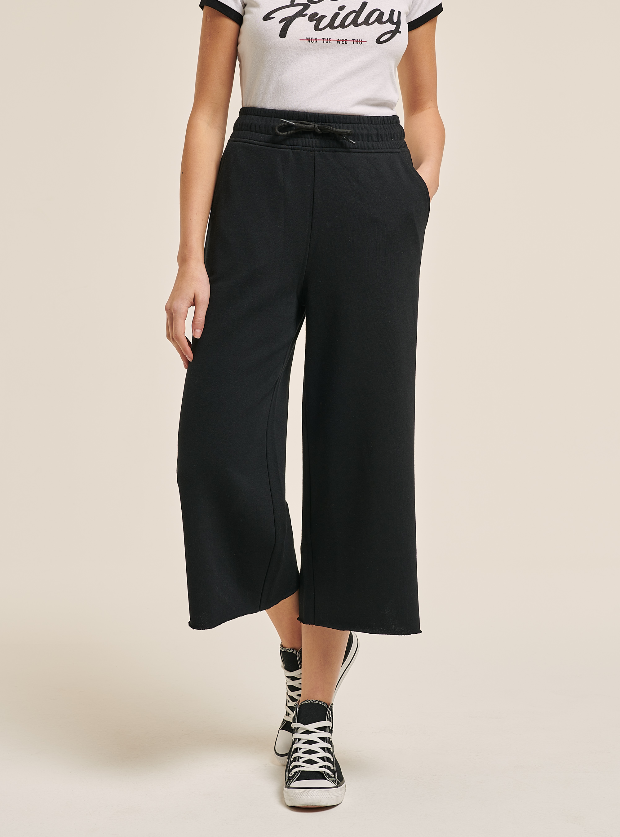Cropped sweatshirt trousers with elastic waistband, BLACK