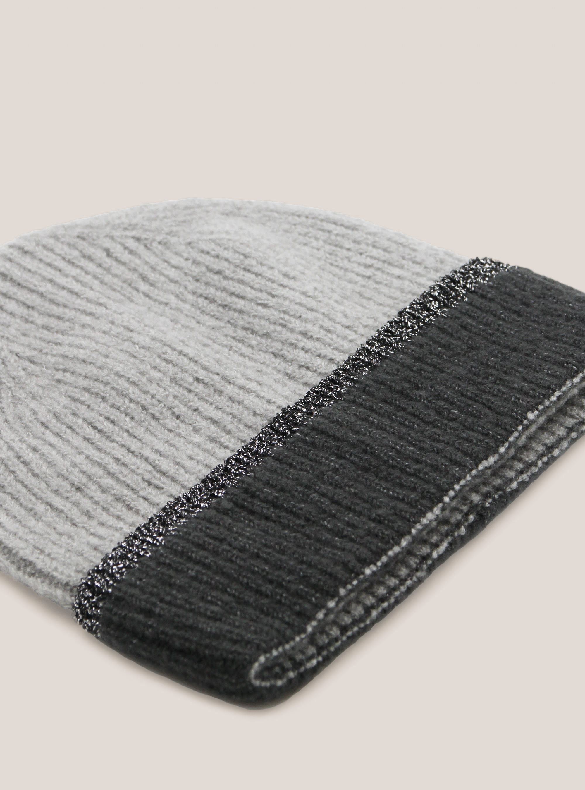 Bonnet à effet brillant, C184 PEARL