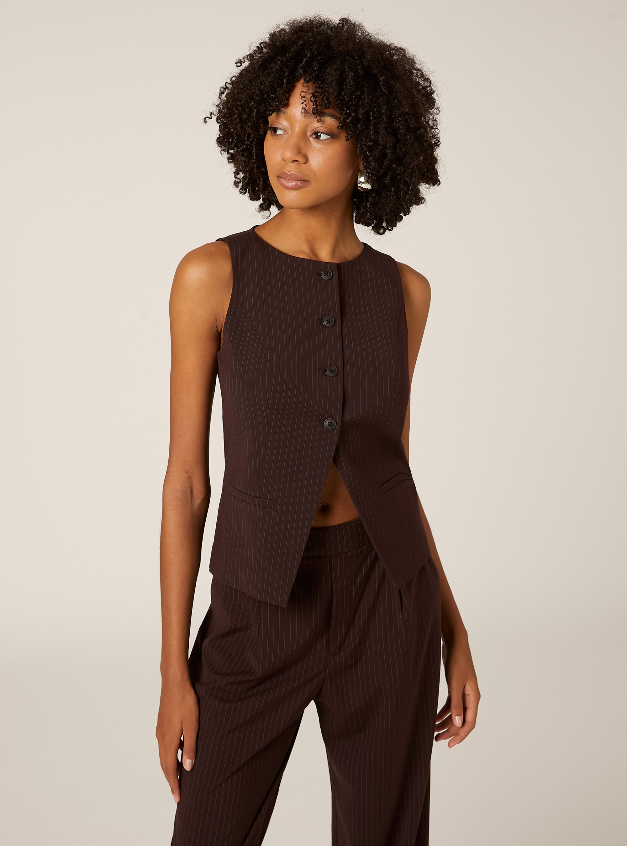 Chaleco regular con botones, BO1 BORDEAUX DARK