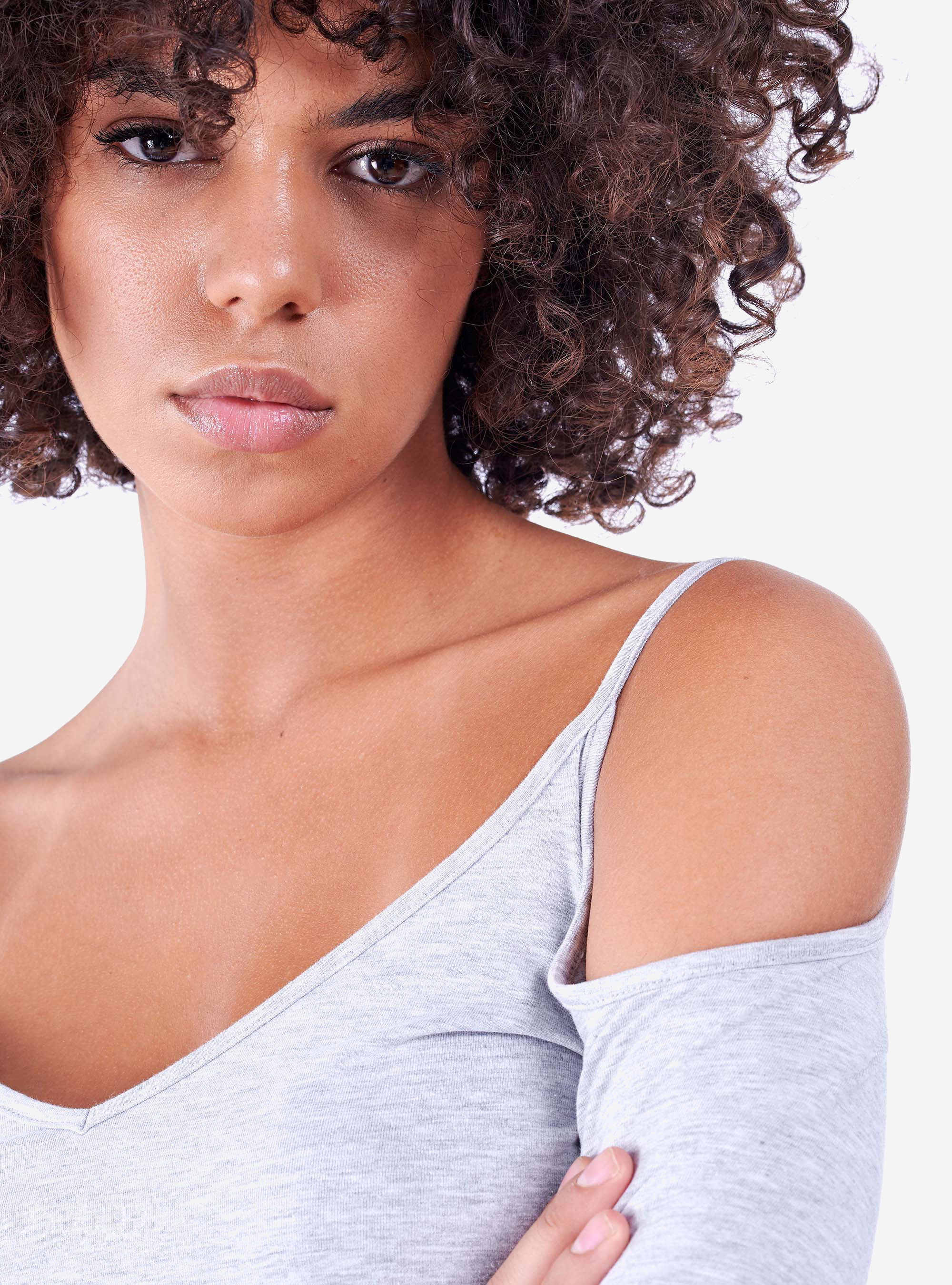 V-NECK SWEATER AND UNCOVERED SHOULDERS, LIGHT GREY MELANGE