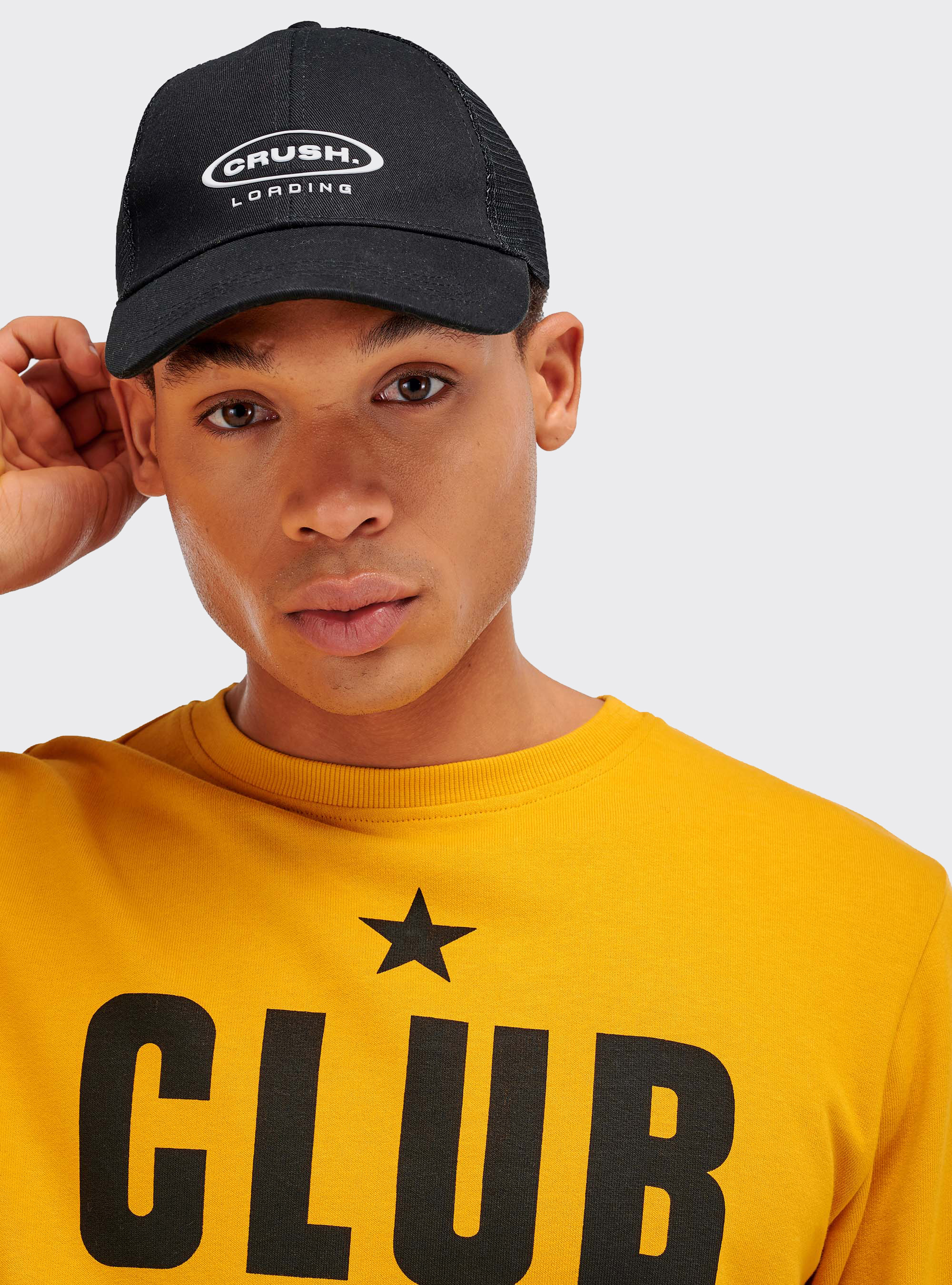 Chapeau avec visière et avec broderie, C101 BLACK