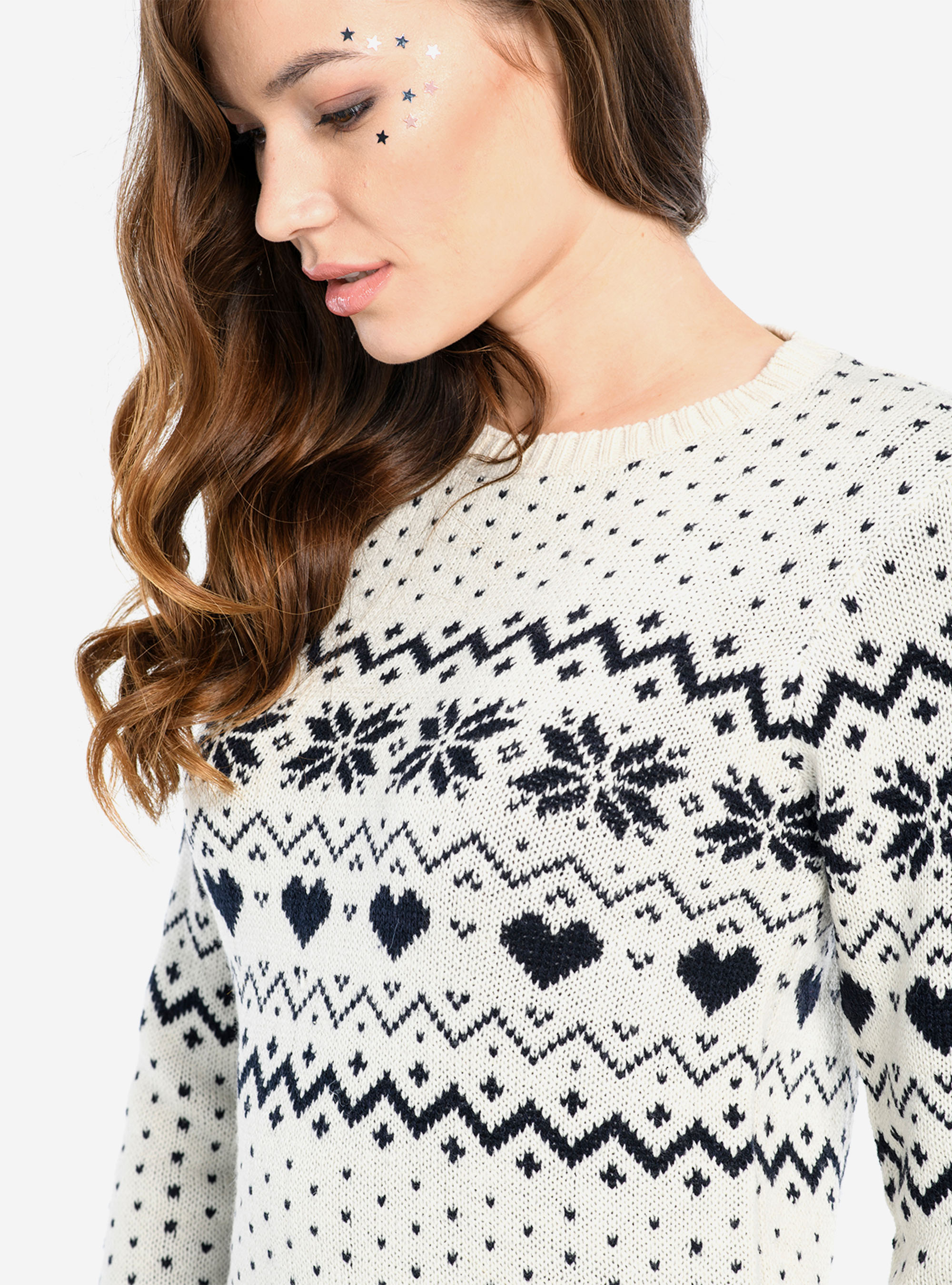 JERSEY DE CUELLO REDONDO CON MOTIVOS NAVIDEÑOS, CREMA