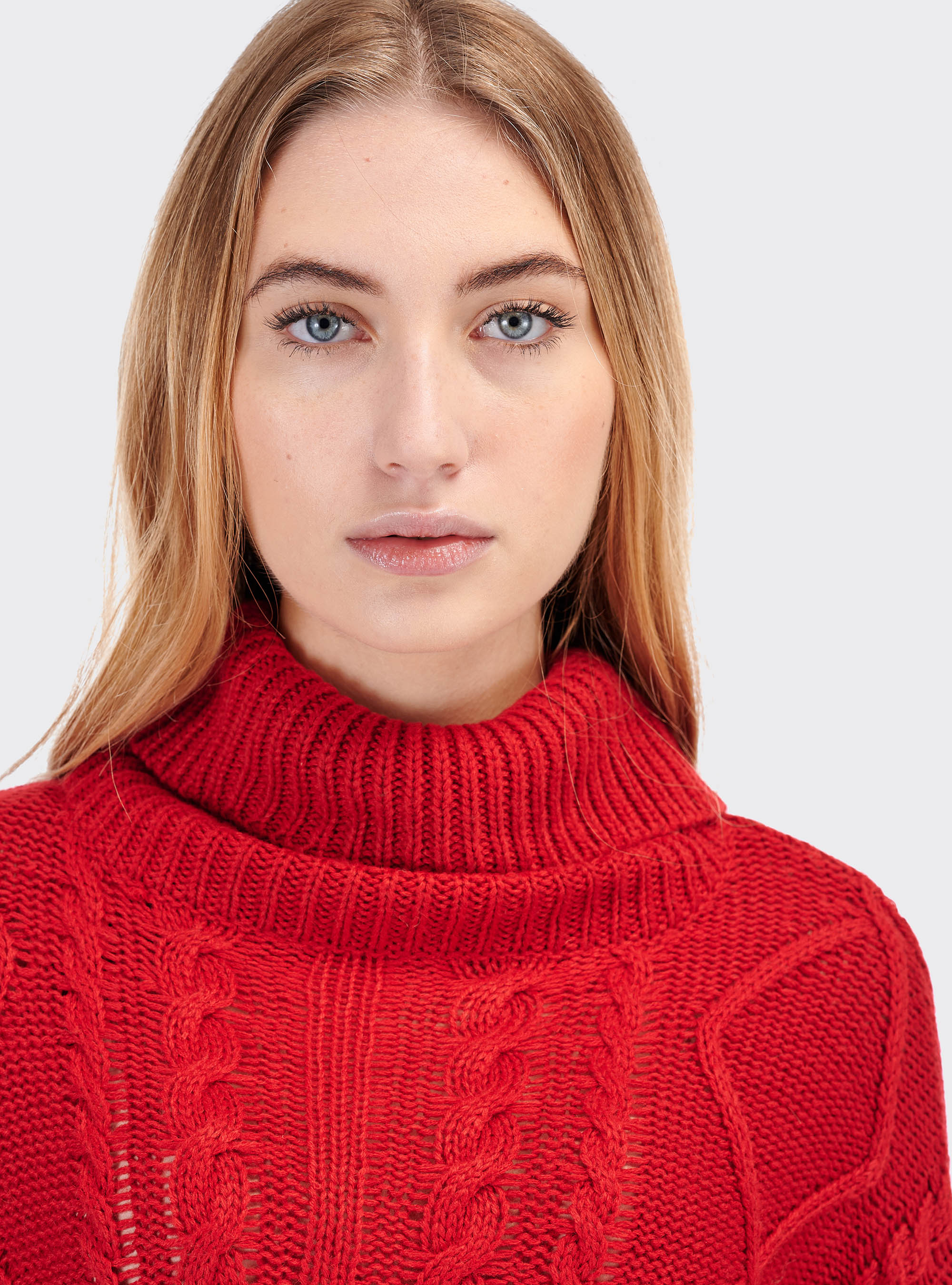Cropped pullover with braids in wool blend, RED