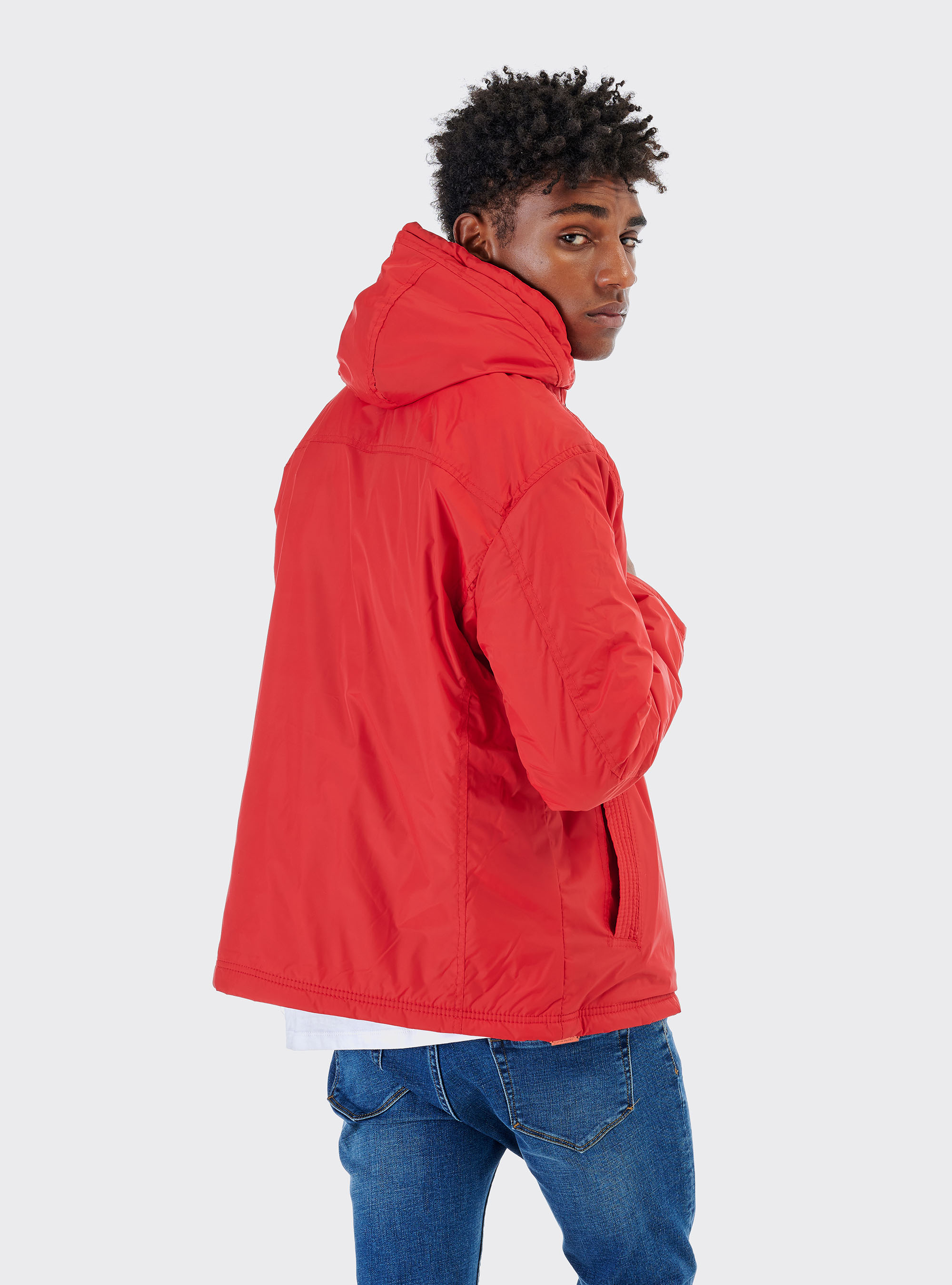 CAZADORA CON CAPUCHA, ROJO