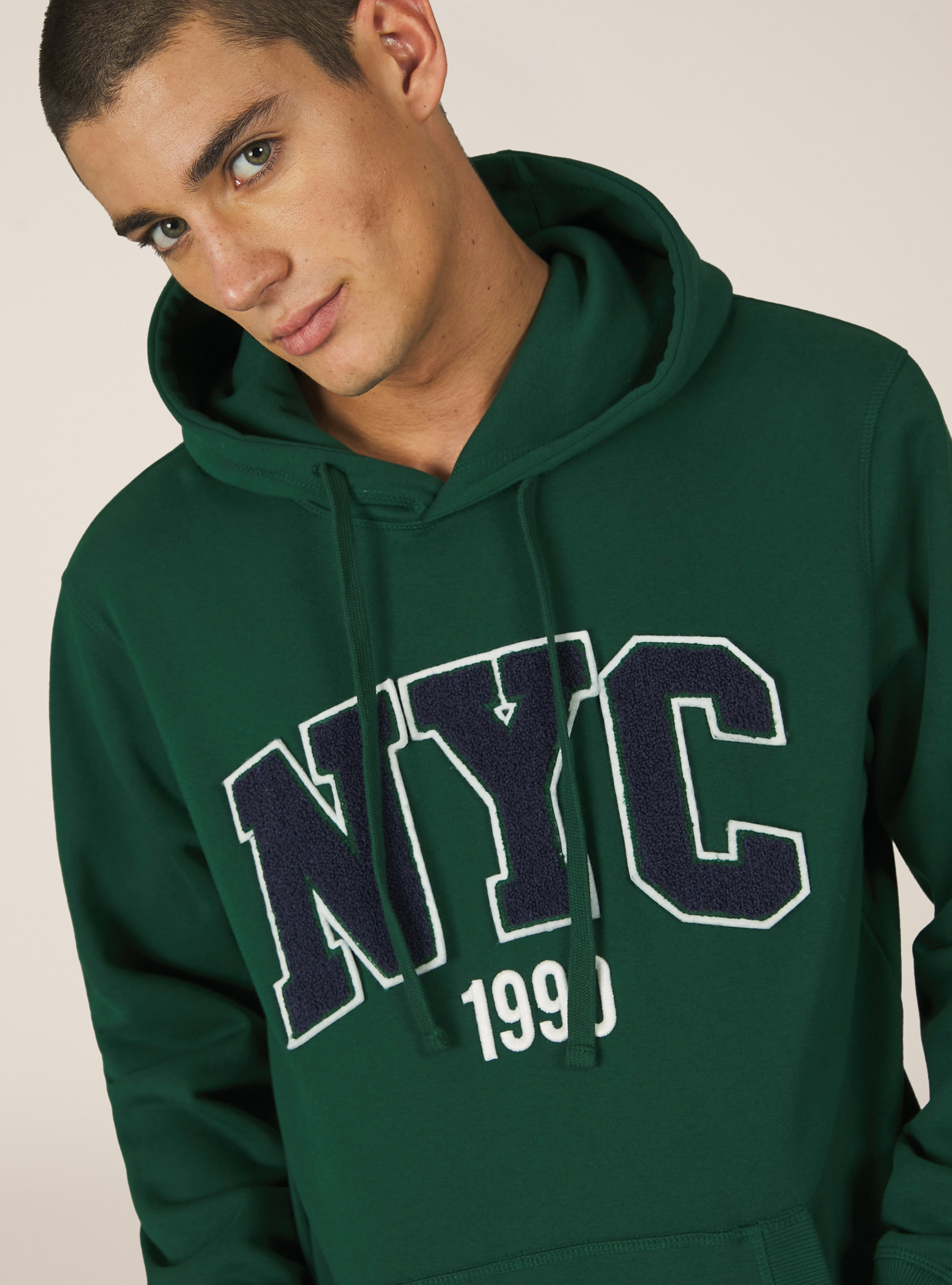 Hoodie with embroidered patch, GN1 GREEN DARK