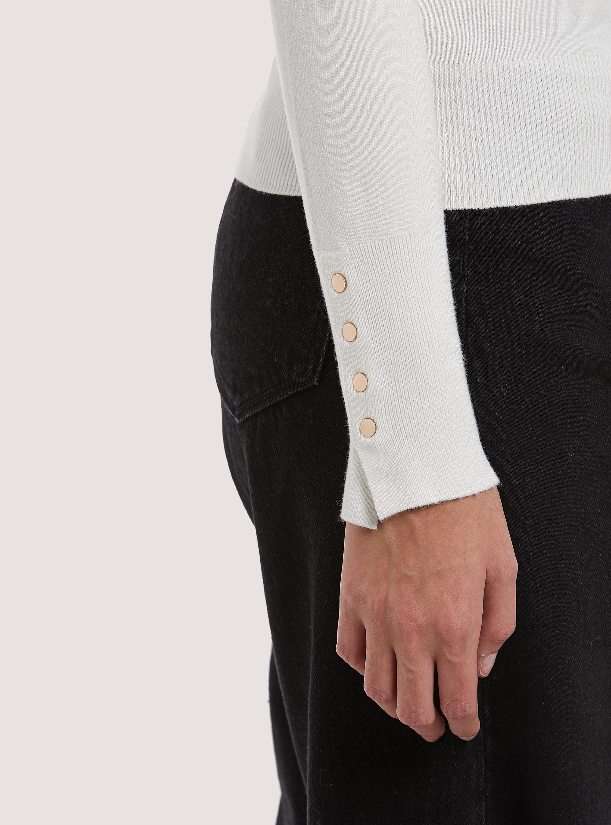 Pullover a collo alto con bottoni sulla manica, WH2 WHITE