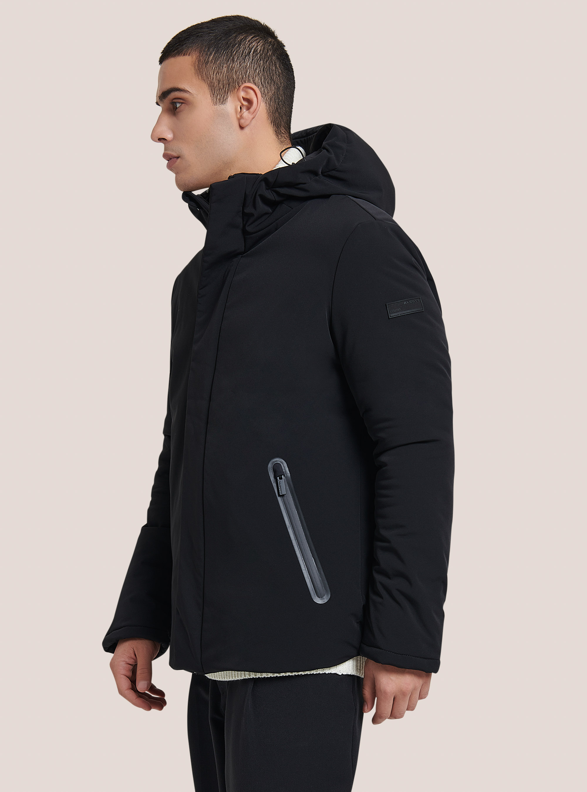 Jacke aus technischem Gewebe mit 100% recycelter, C101 BLACK
