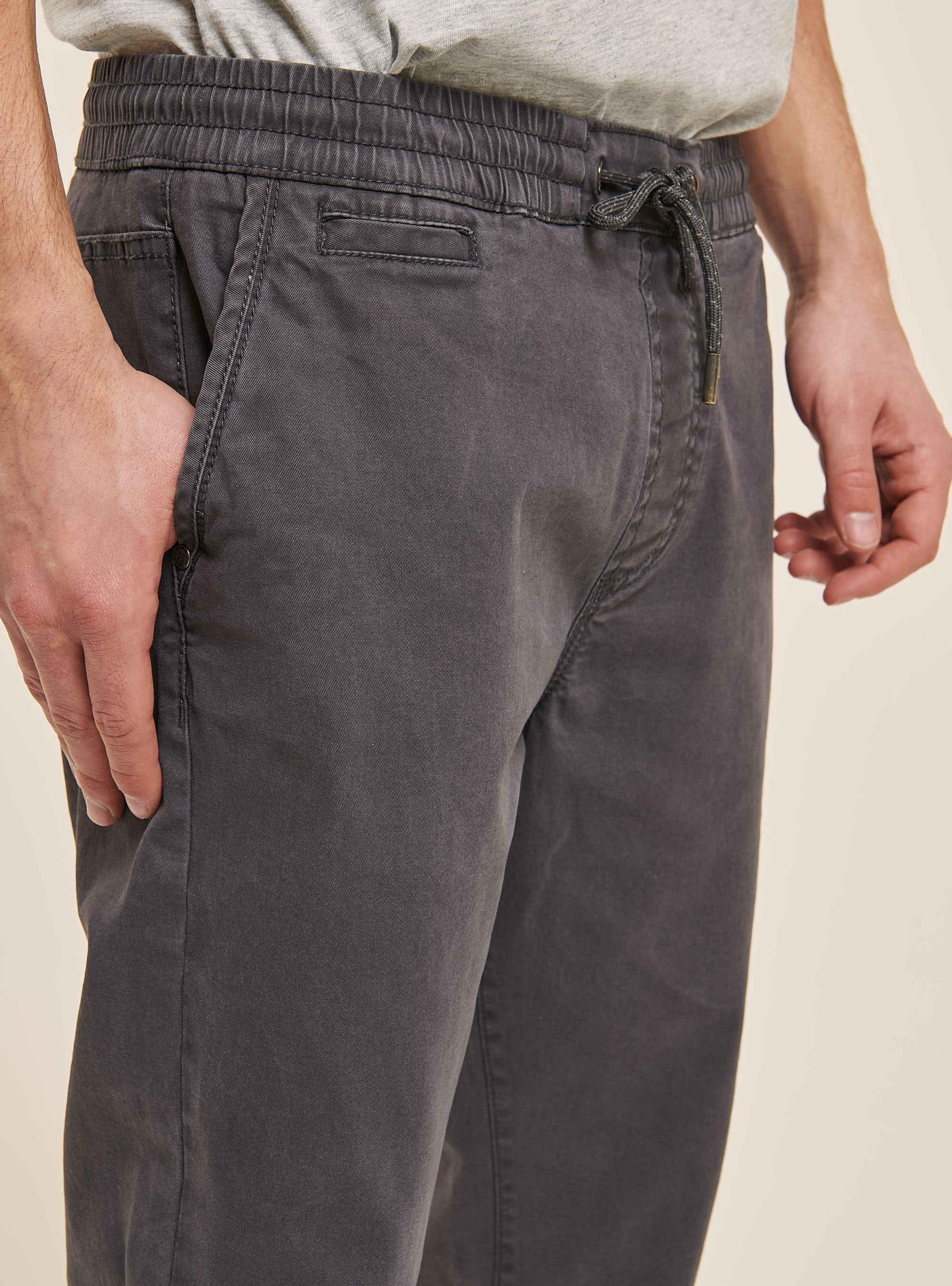 Pantaloni jogger in cotone con elastico e coulisse, GREY