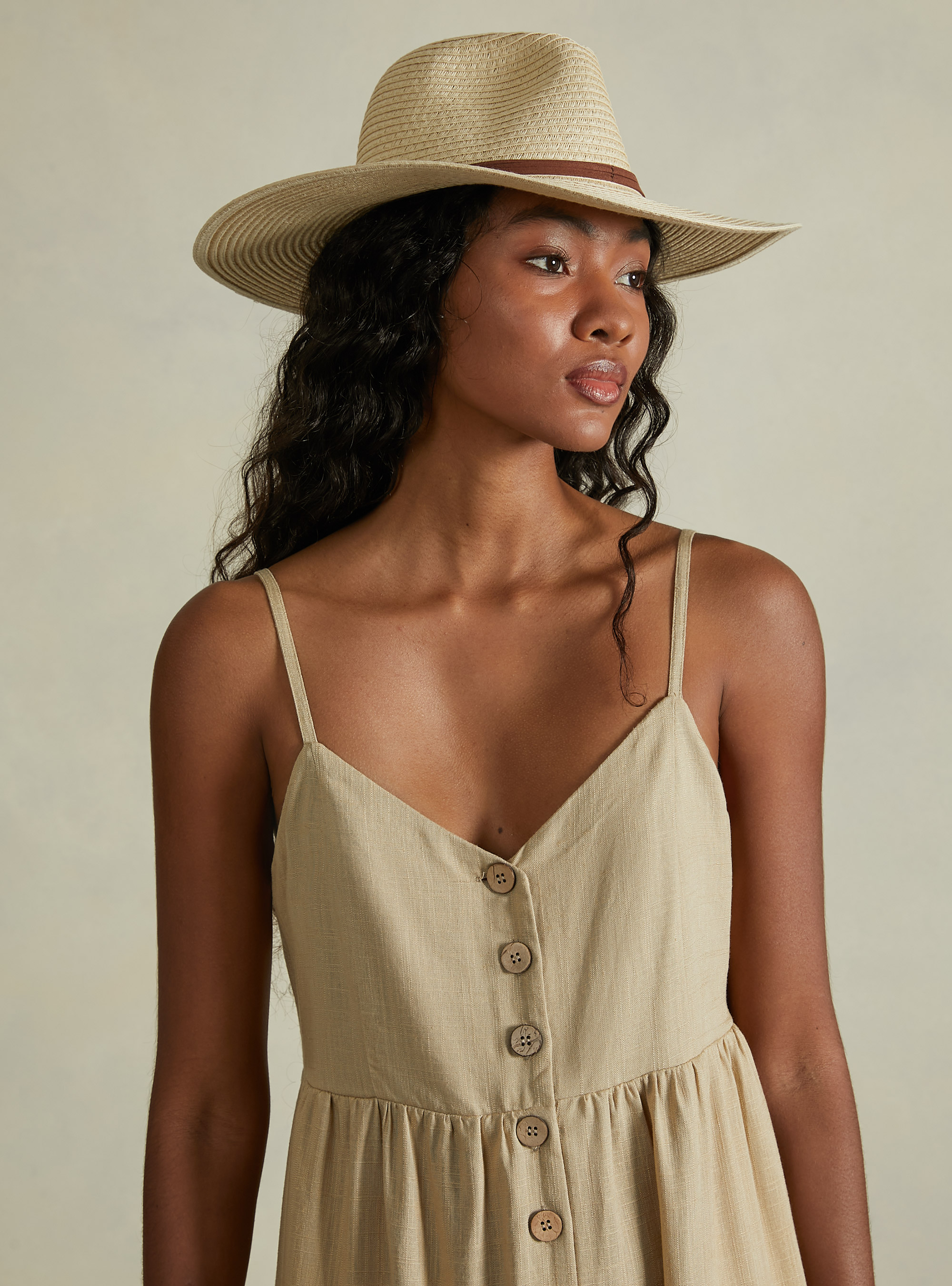 Mono de mezcla de lino de color liso, BG1 BEIGE DARK