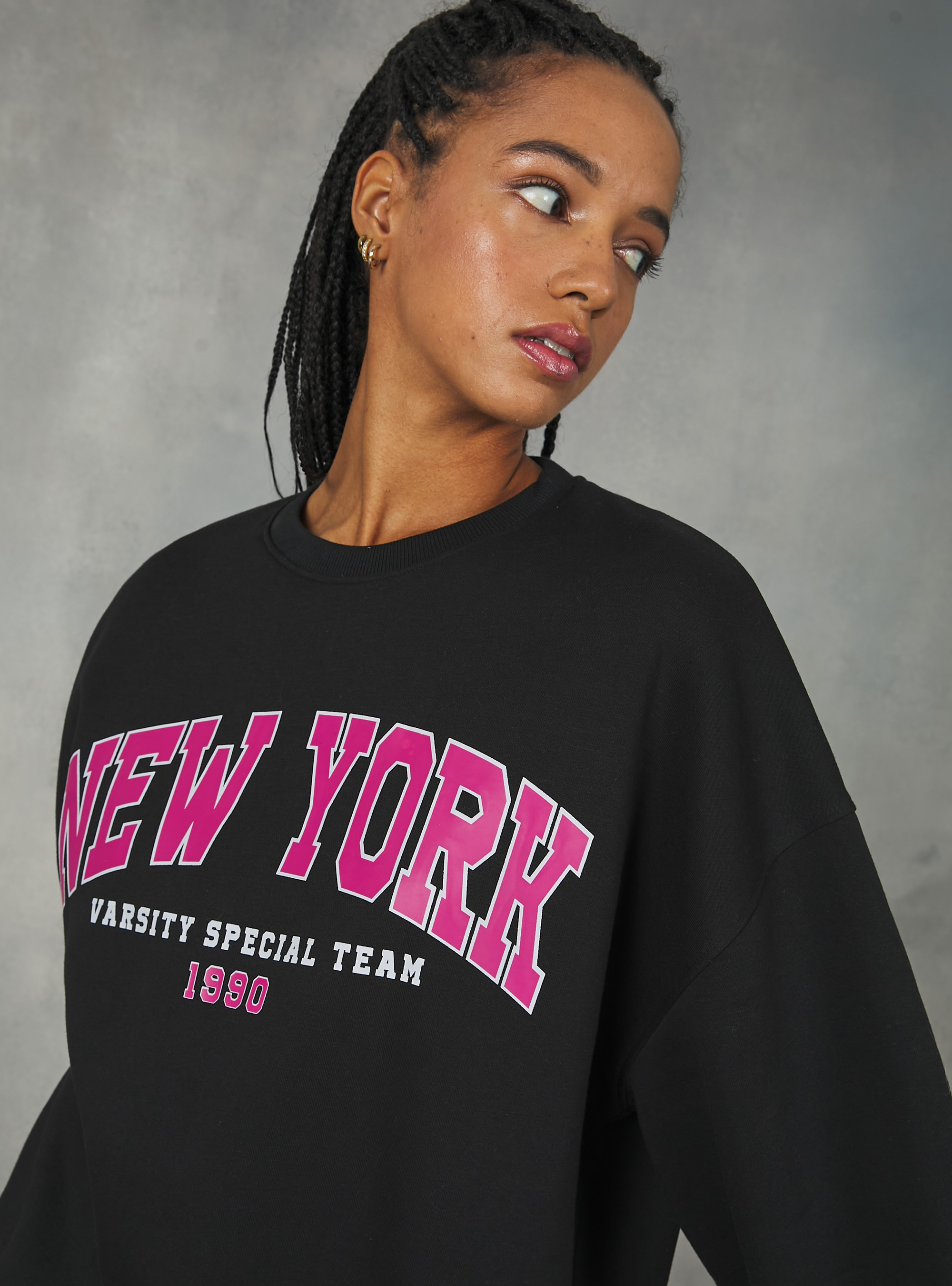 Crewneck college comfort fit sweatshirt, BK1 BLACK