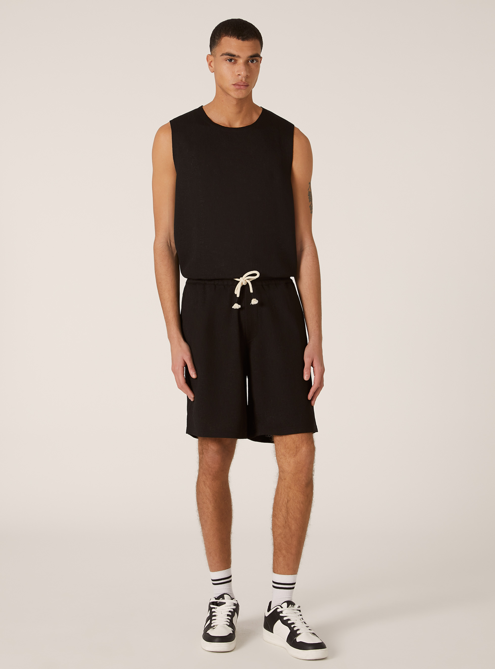 Bermudas con textura y cord&oacute;n ajustable, BK1 BLACK