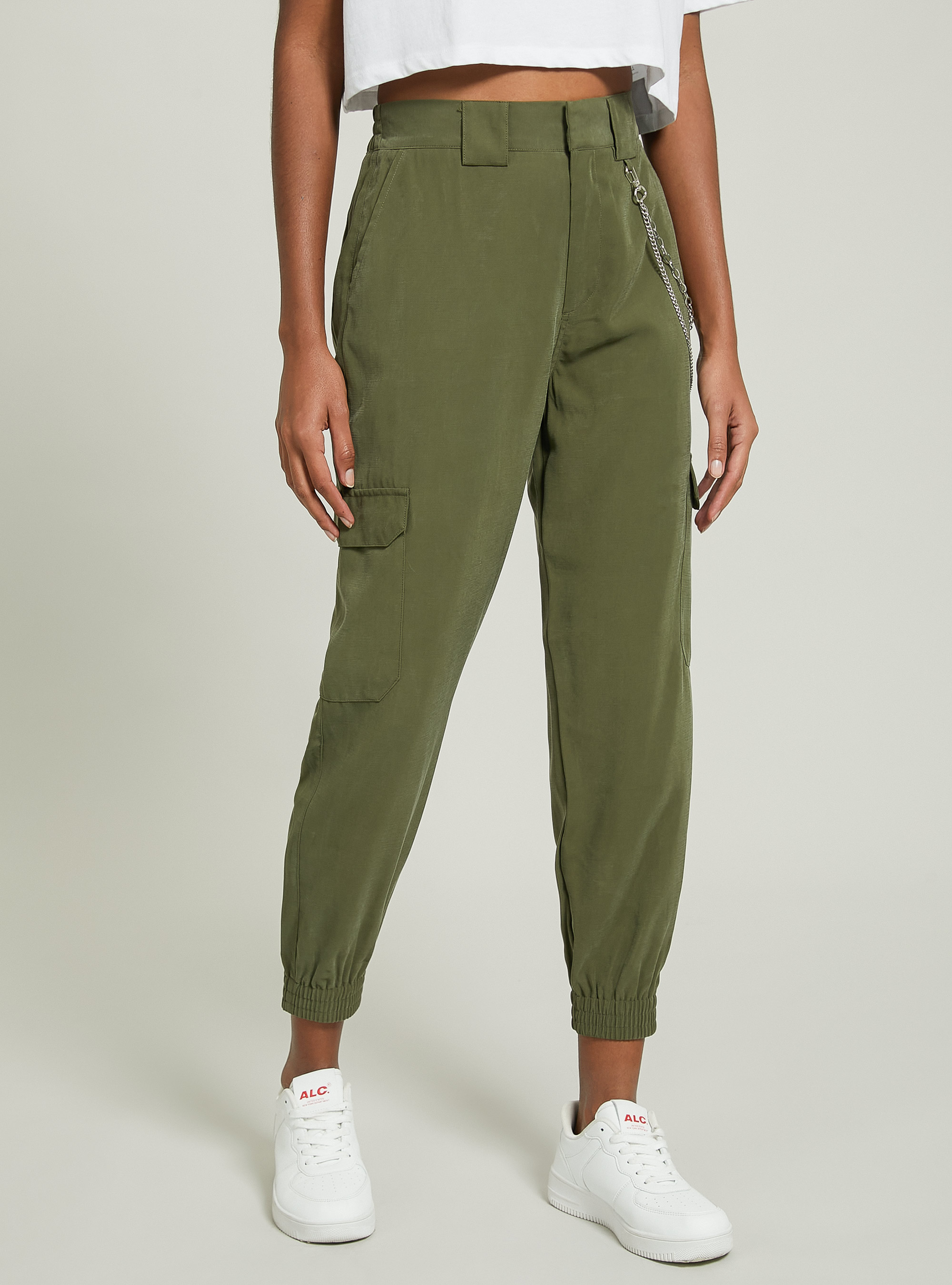 Comfort fit trousers with large pockets and chain, KAKI