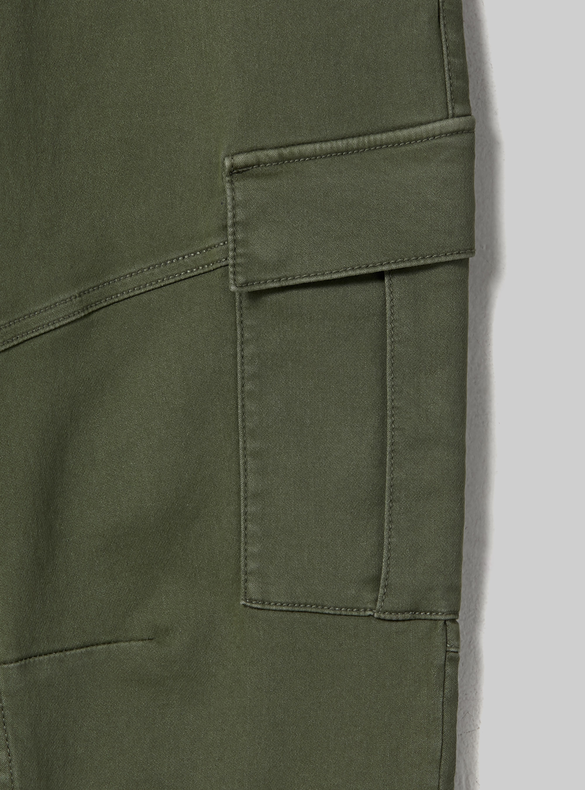 Jogger trousers with large pockets, KY2 KAKY MEDIUM