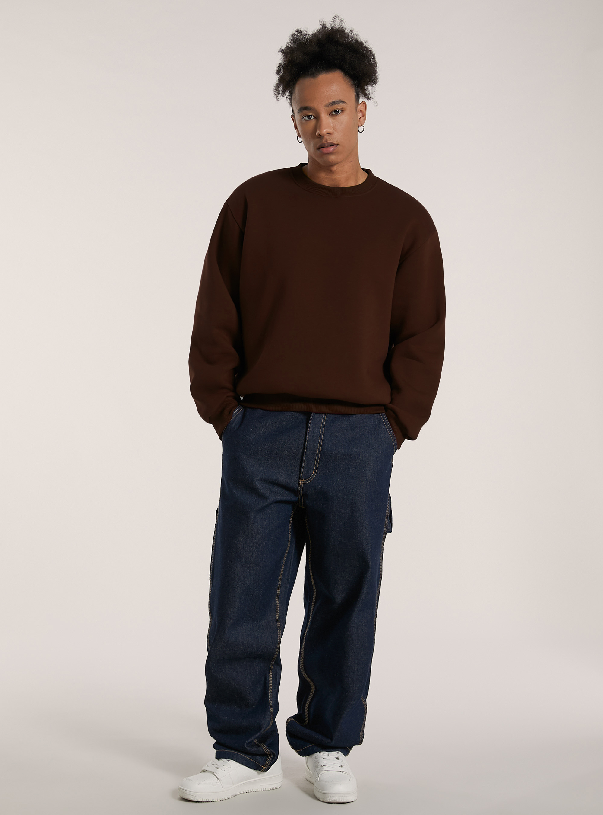 Sweatshirt mit Rundhalsausschnitt und enger Passform, BR1 BROWN DARK