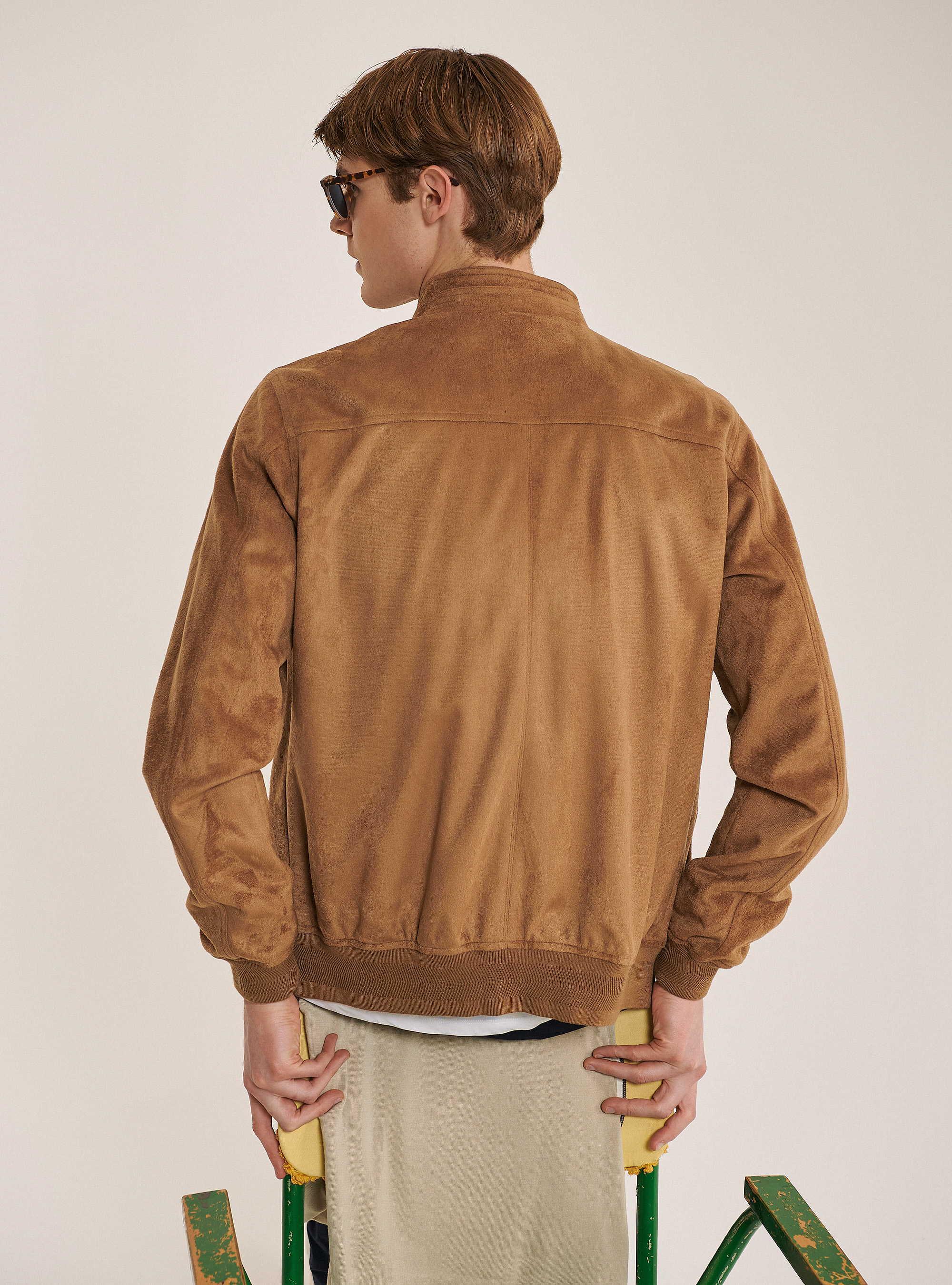 Giubbino scamosciato con dettagli a contrasto, C5532 BROWN