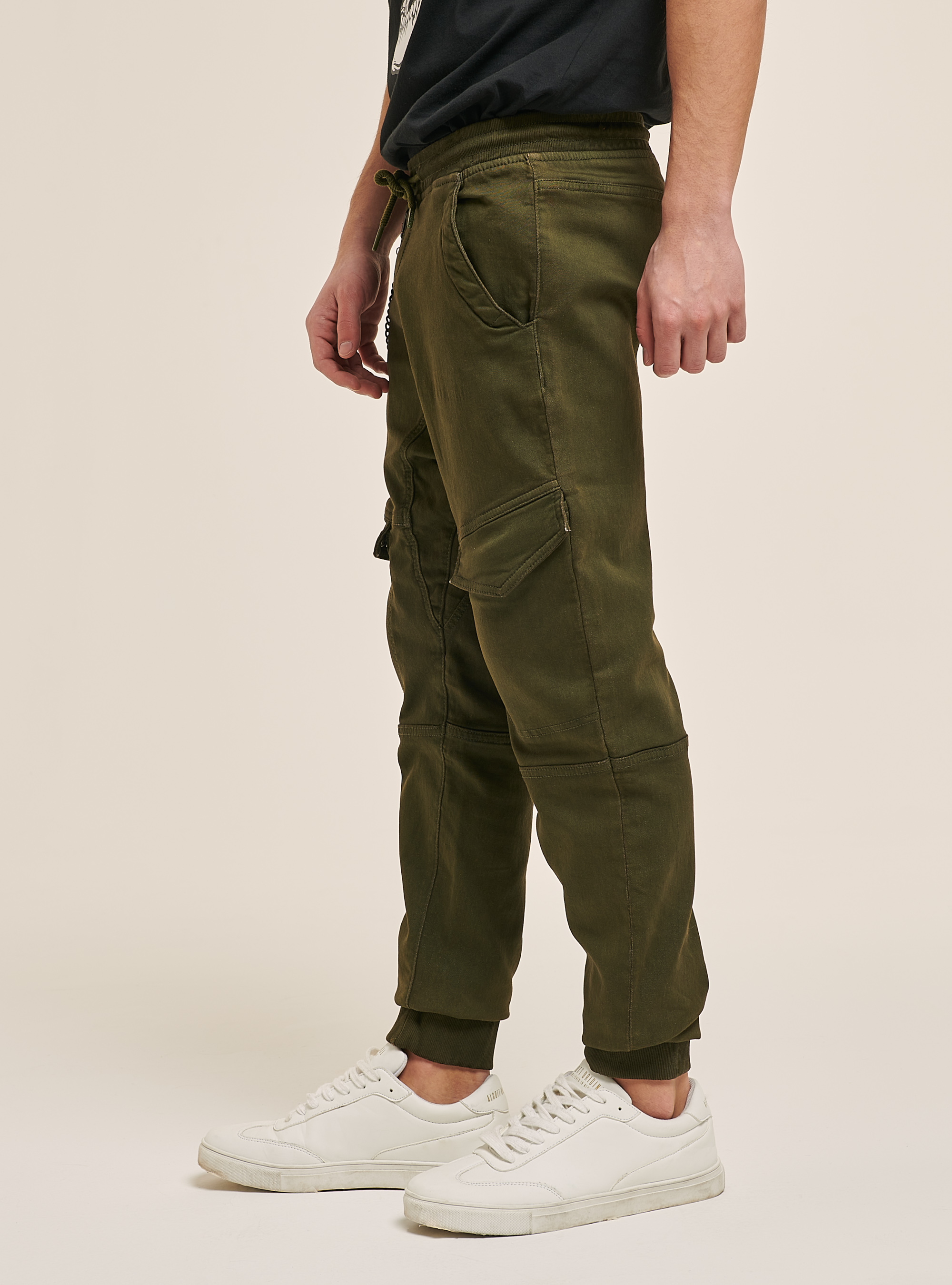 Pantalons jogger en tissu de sweatshirt avec chaine, C614 KAKY