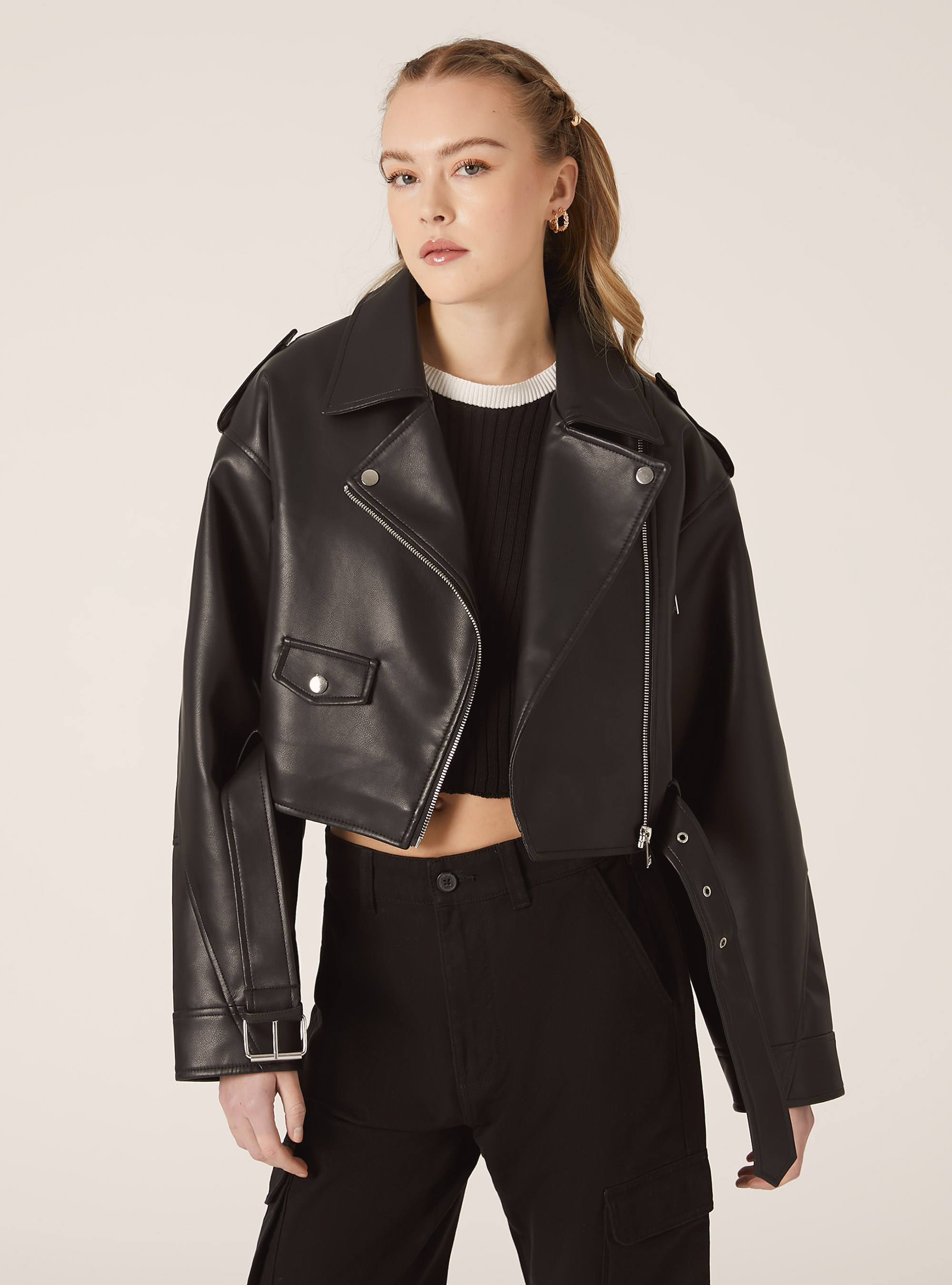 Veste de motard en cuir port&eacute;e, BK1 BLACK