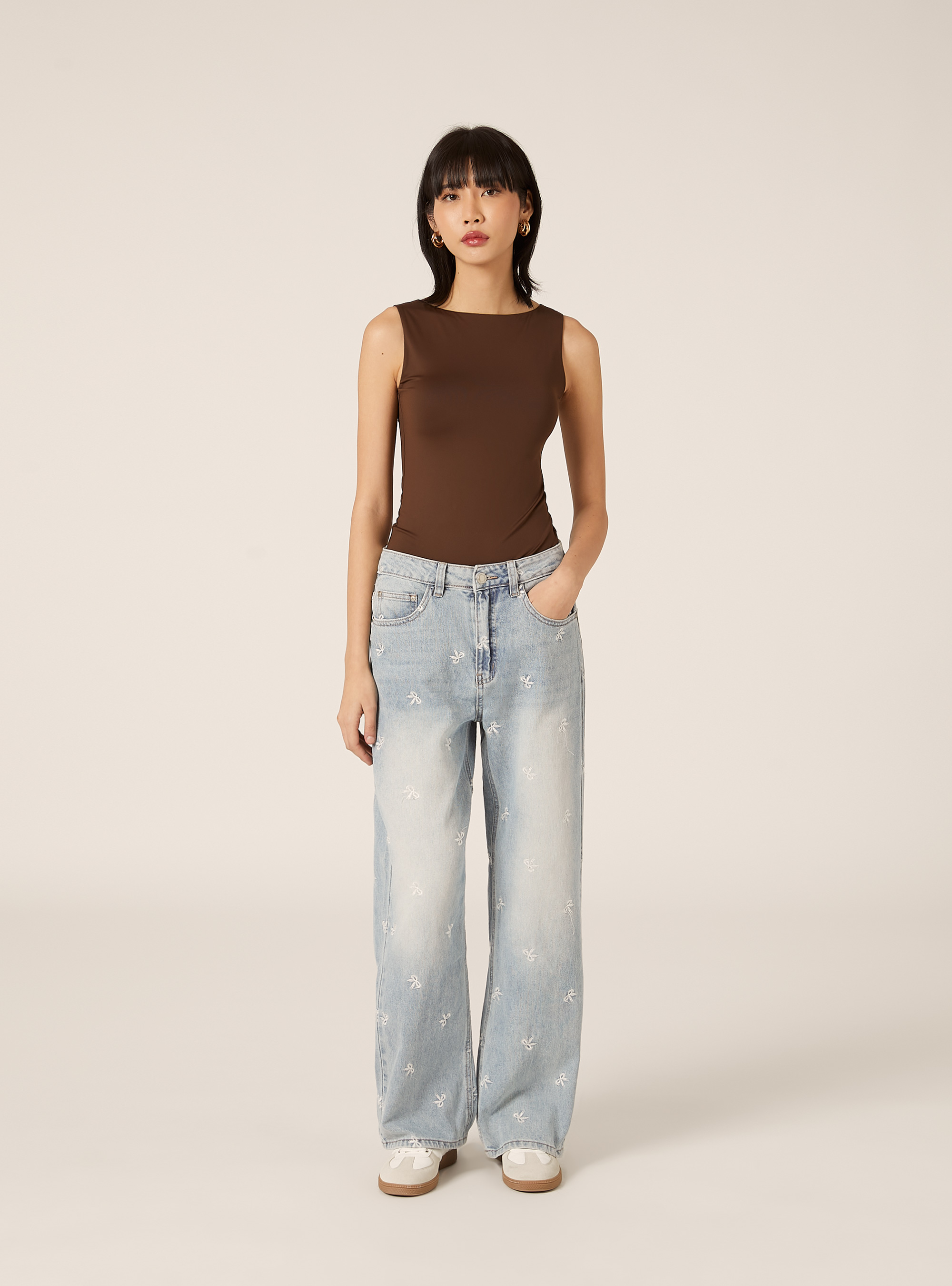 Straight fit jeans with embroidered bows, D006 AZURE