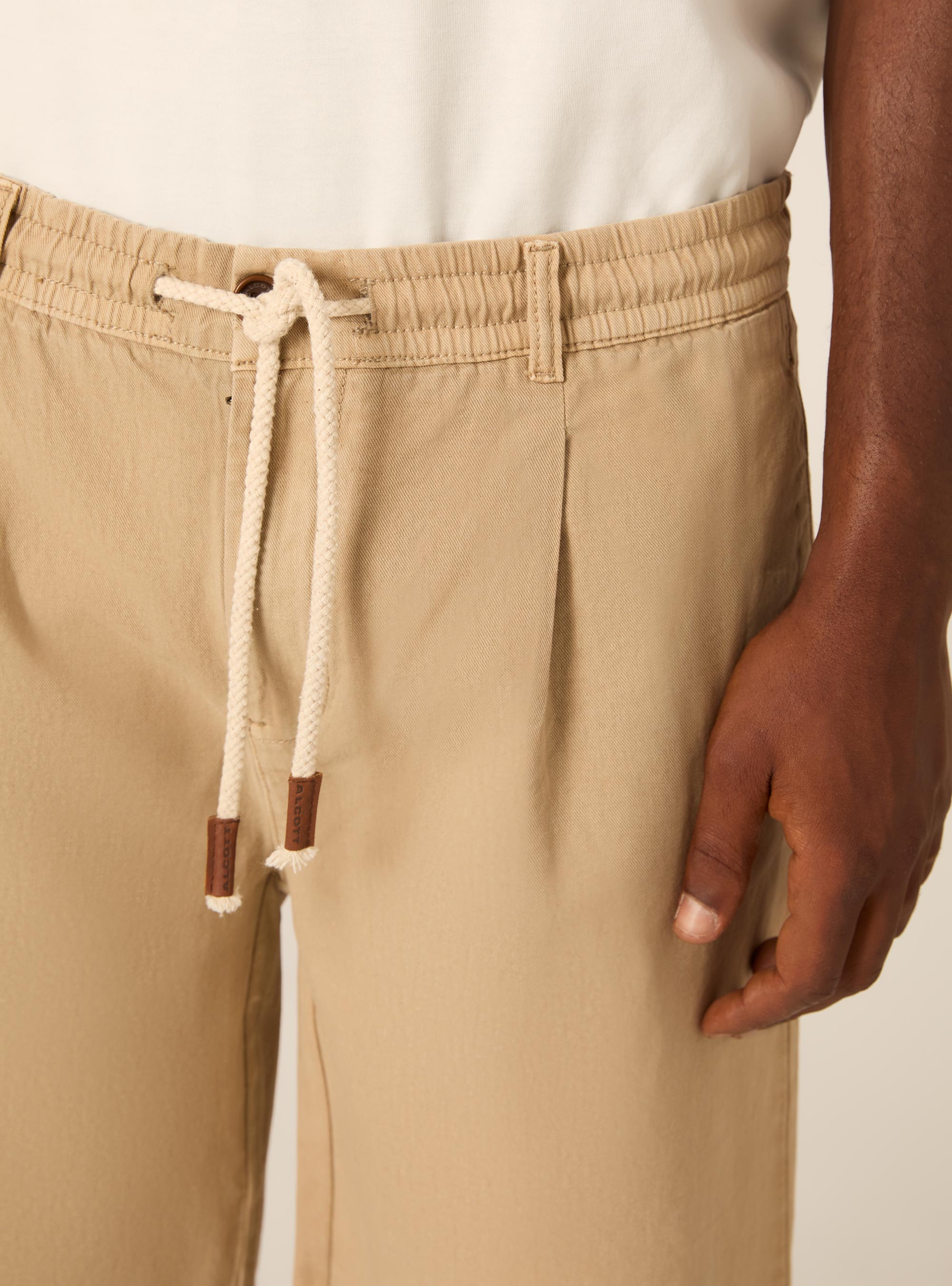 Bermudas de Baby Twill con Pinzas y Cord&oacute;n, TB2 TOBACCO MEDIUM