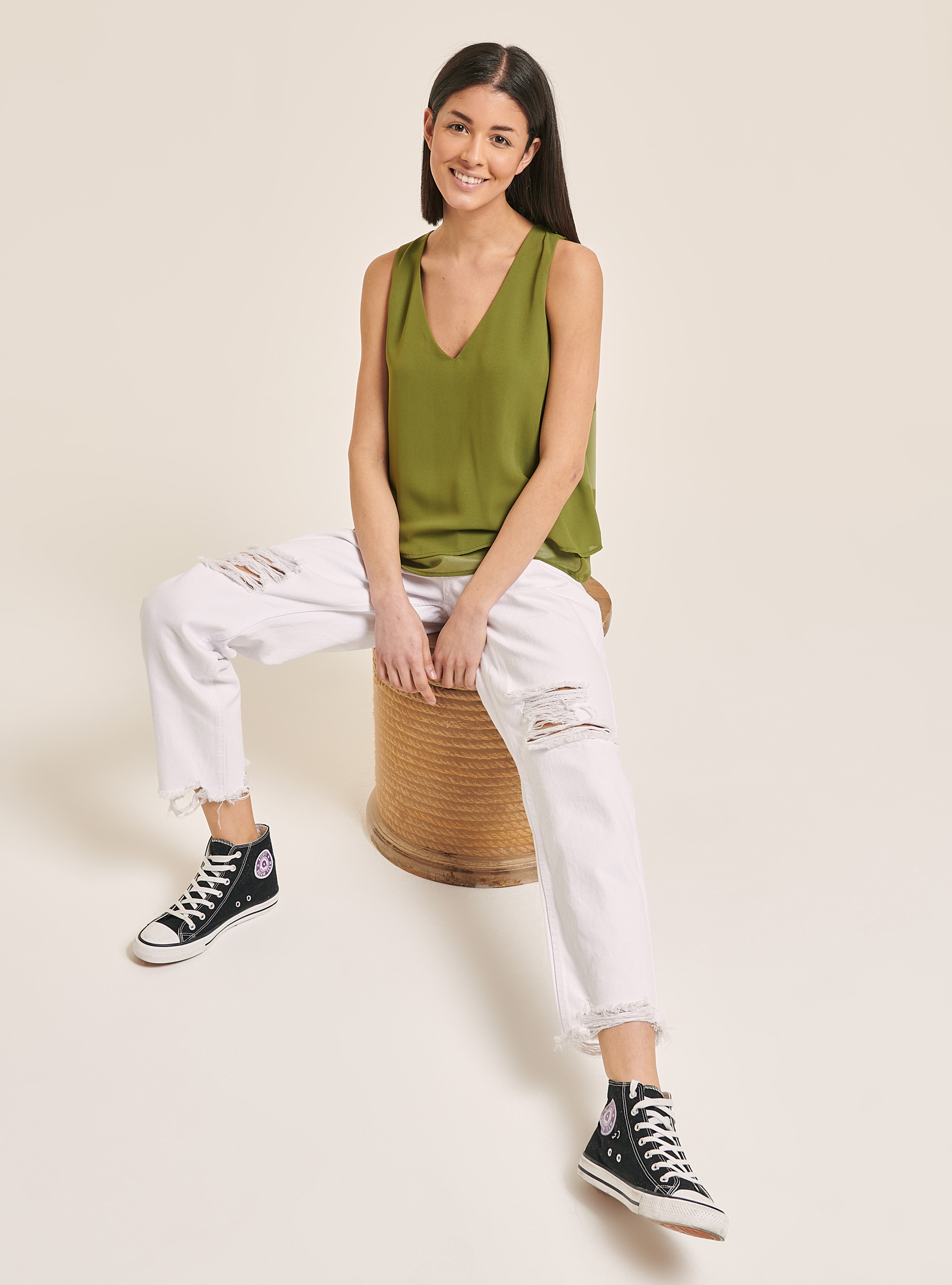 Sleeveless v-neck blouse, C0616 KAKY