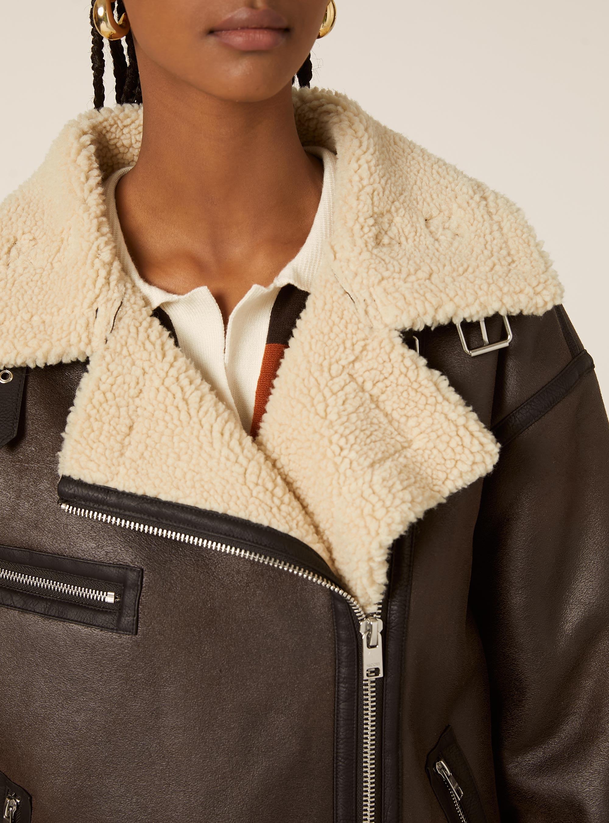 Giubbotto montone effetto pelle, BR1 BROWN DARK