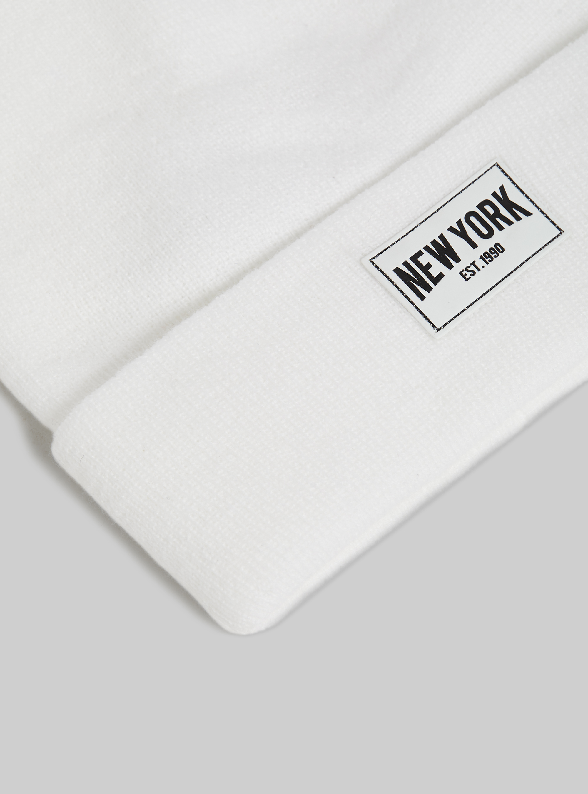 Hat with patch, WH1 OFF WHITE