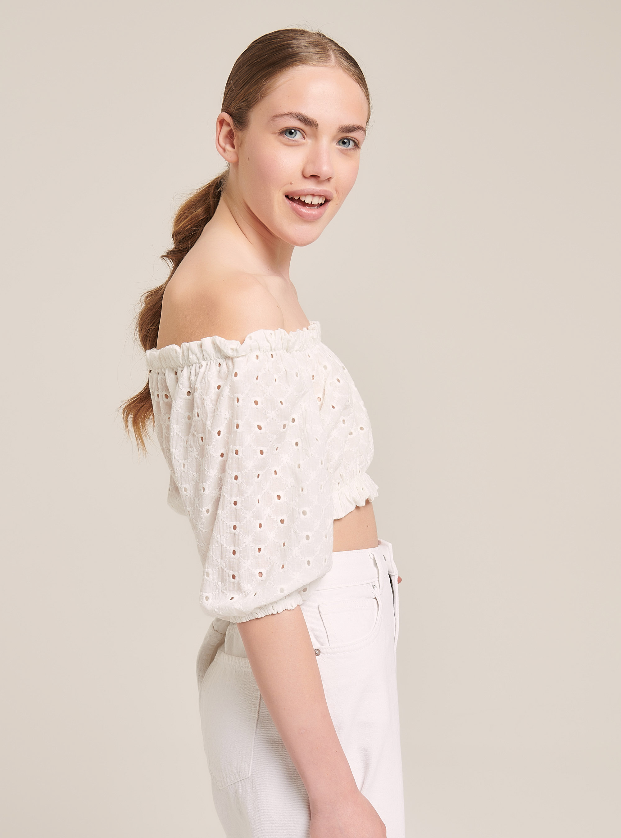 Blusa con scollo a barca in crochet, BIANCO