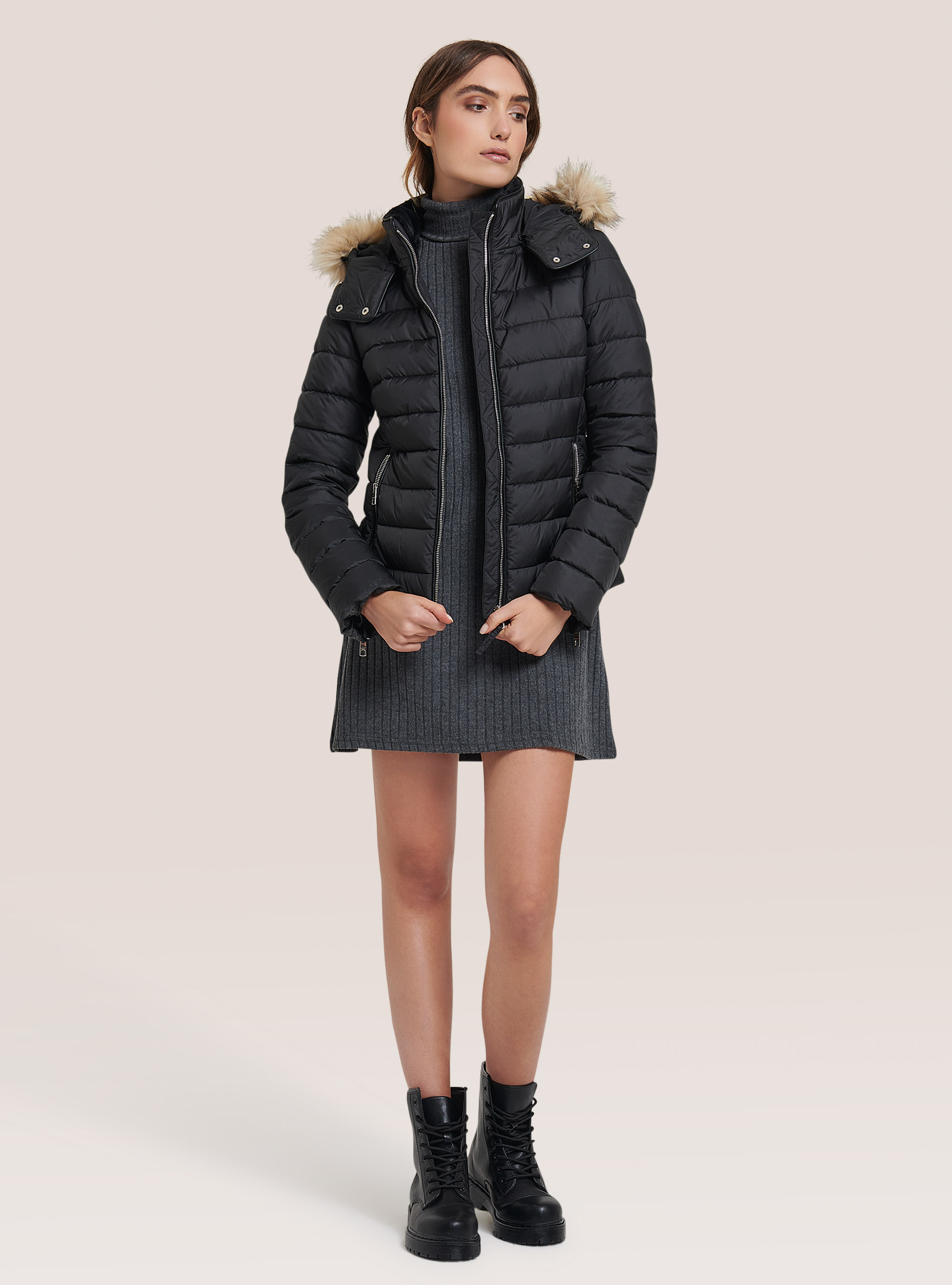 Veste matelassée avec capuche et col en fourrure synthétique, C101 BLACK