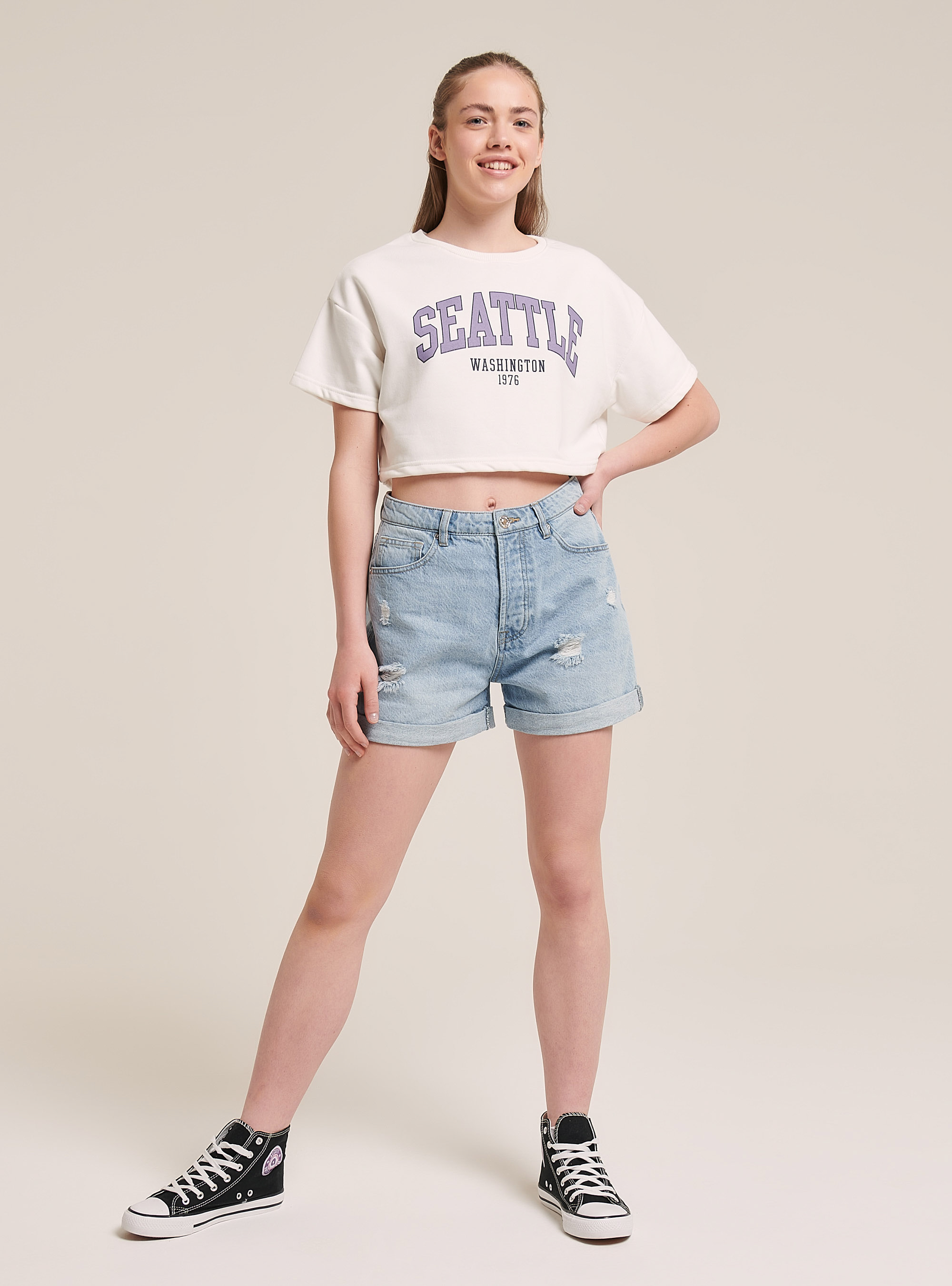 Short-sleeved college crop sweatshirt with lettering print, C0020 OFF WHITE