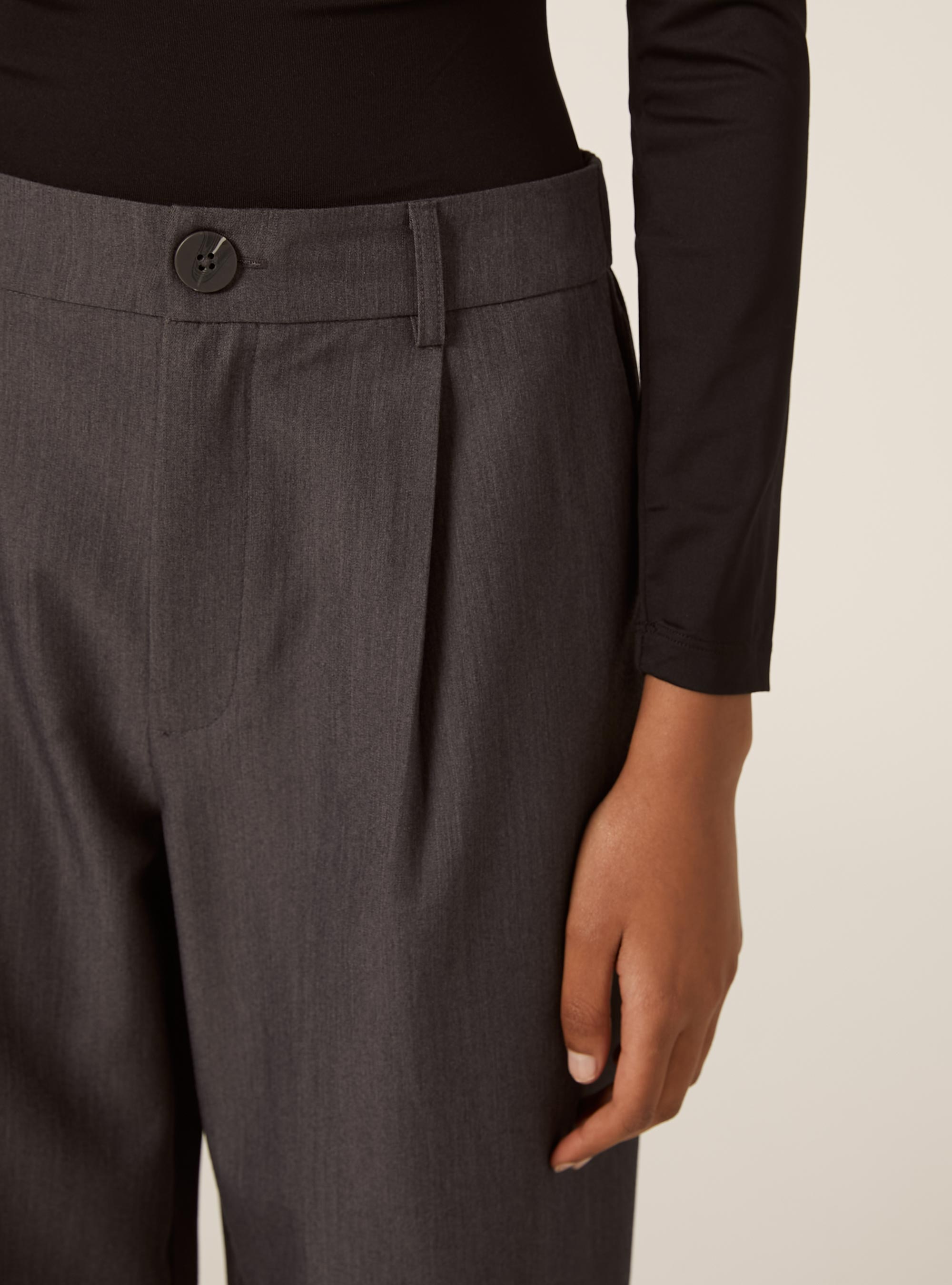 Tailored trousers with pleats, MGY1 GREY MEL DARK
