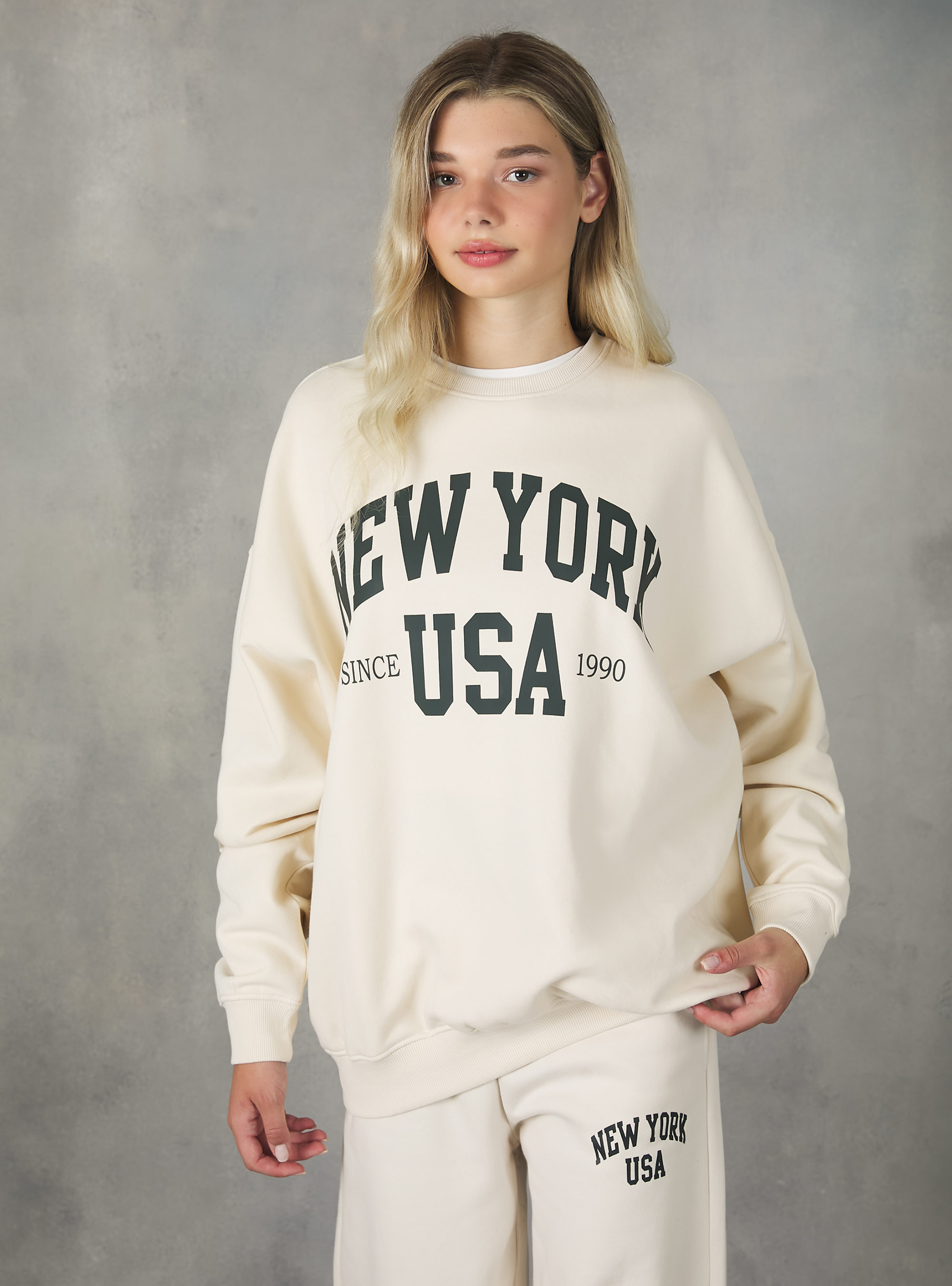 Sudadera universitaria oversize de cuello redondo, CR2 CREAM MEDIUM