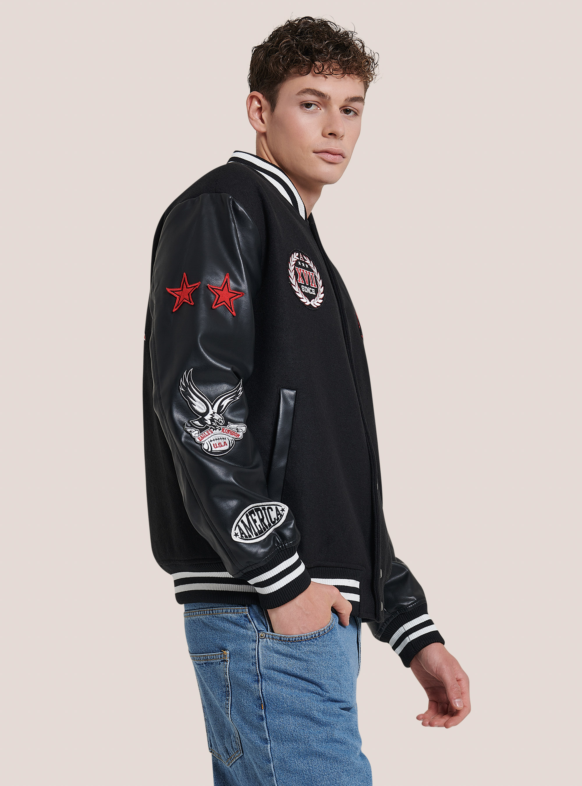 Blouson bombardier avec manches et patchs en similicuir, C101 BLACK