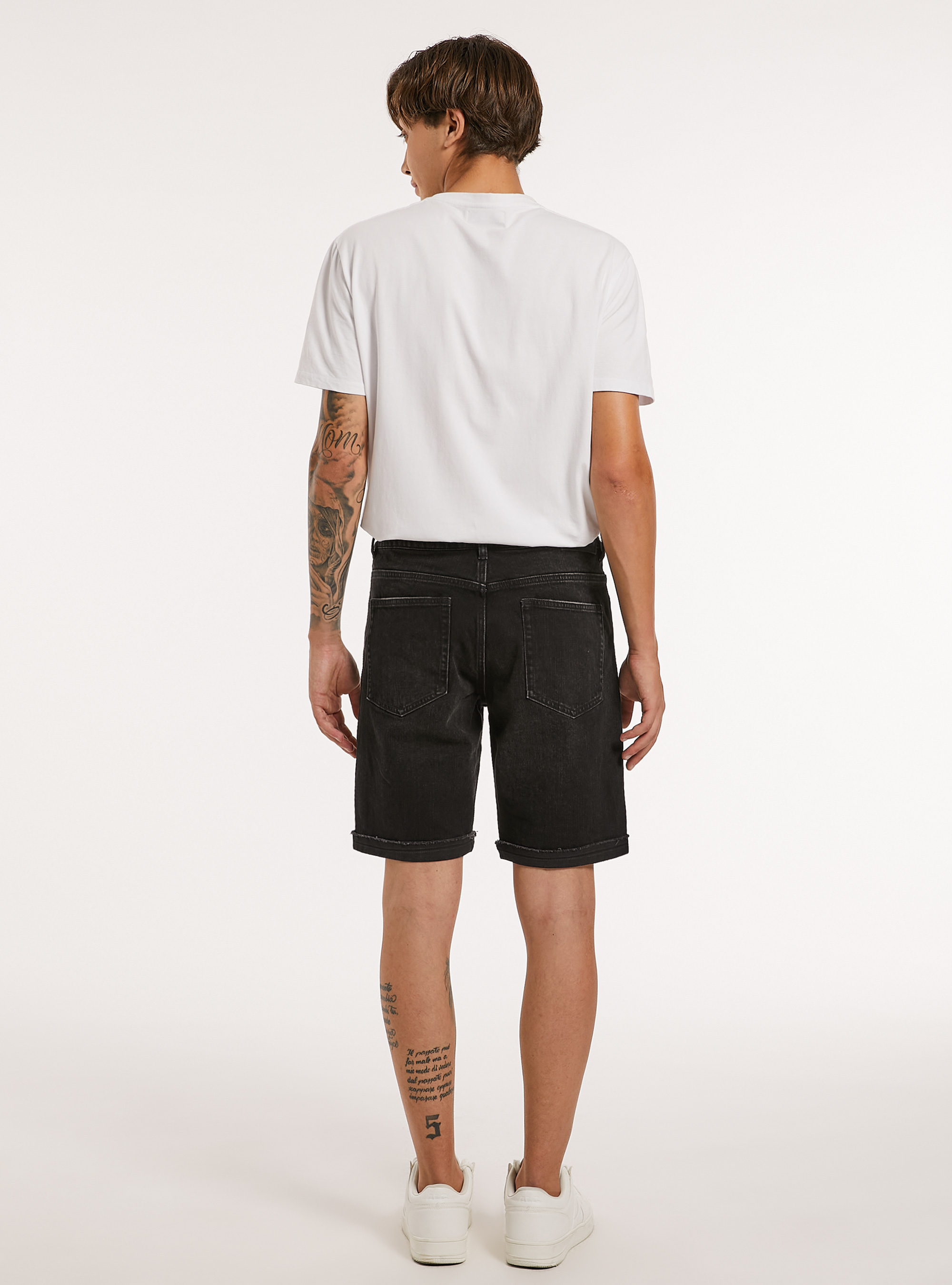 Stretch denim slim fit Bermuda shorts with rips, D000 BLACK