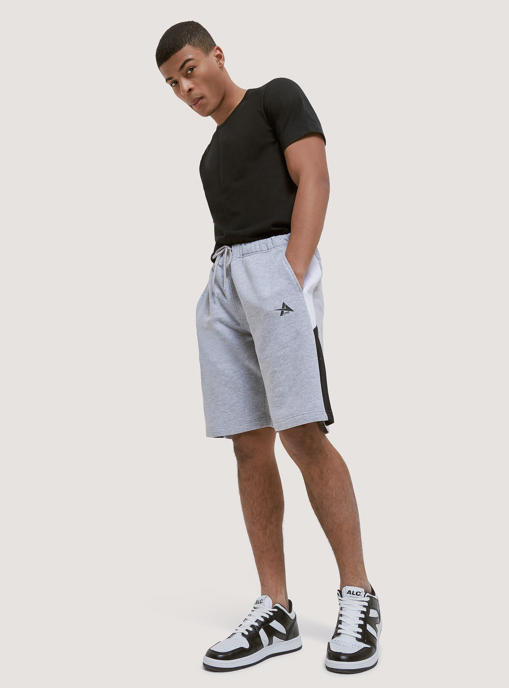 Pantalon de surv&ecirc;tement court en coton avec imprim&eacute;, C143 LIGHT GREY M