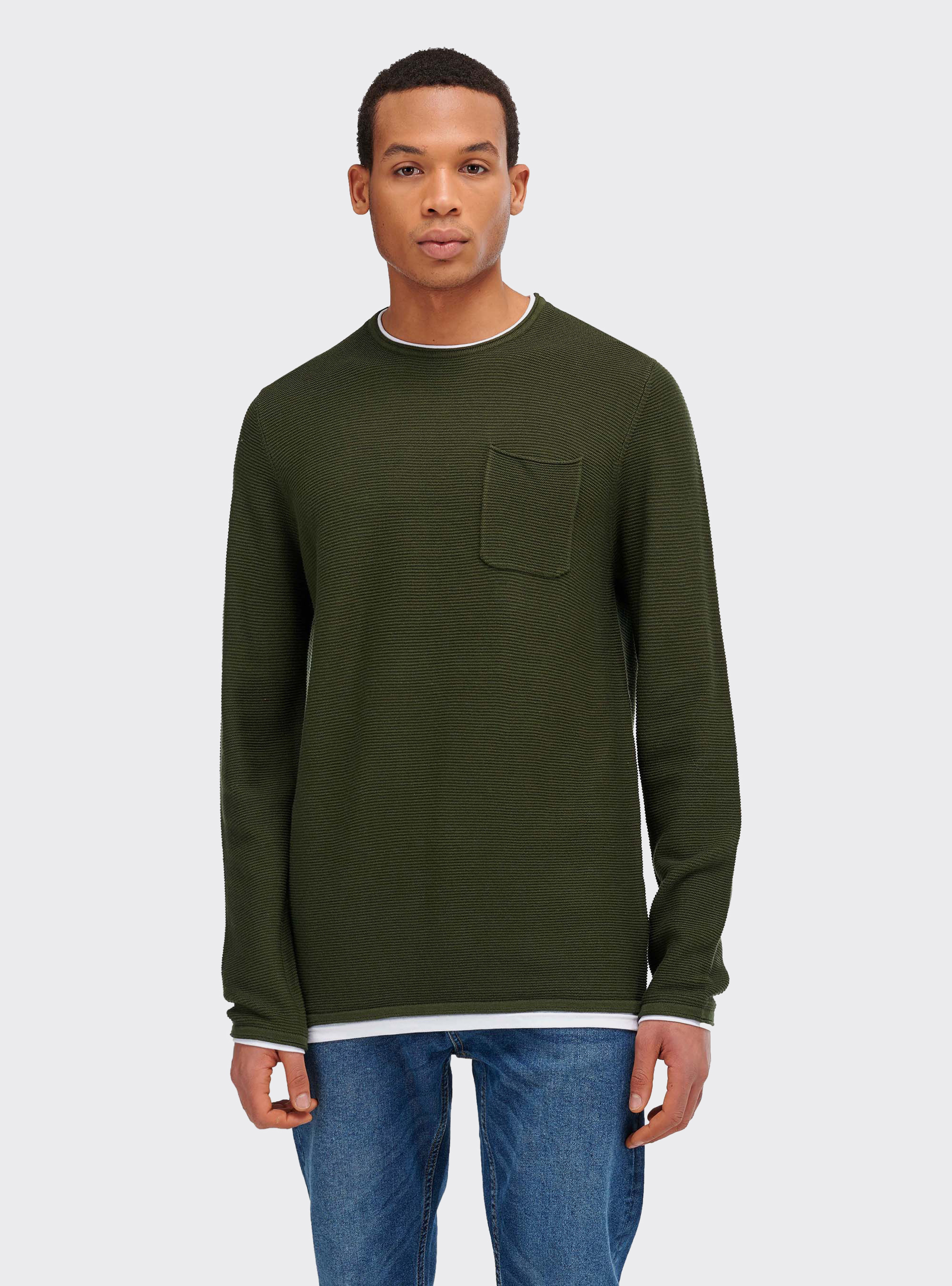 Jersey cuello enrollado con detalle camiseta y bolsillo, C6631 KAKY