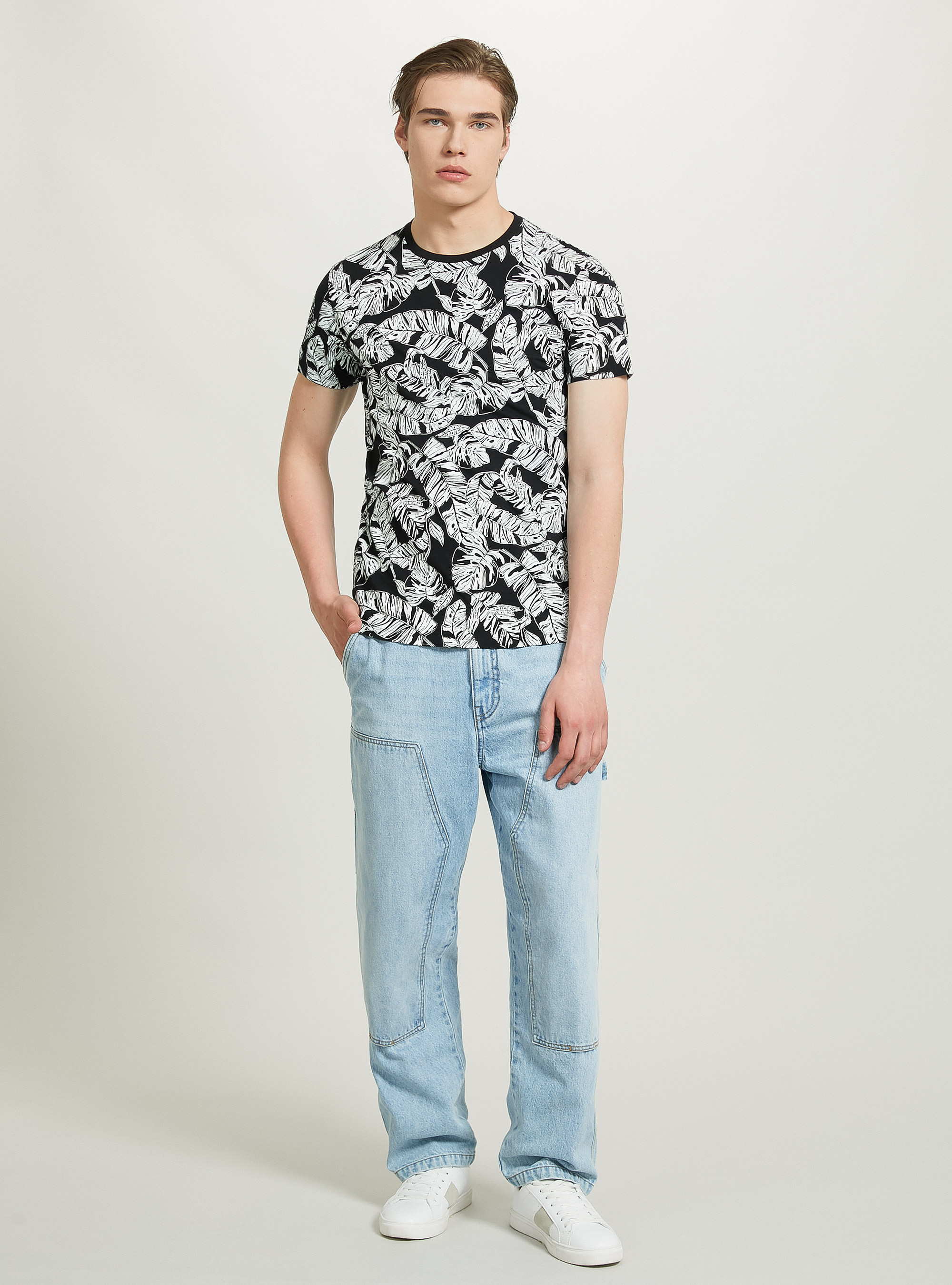T-shirt with all over tropical print, PALME