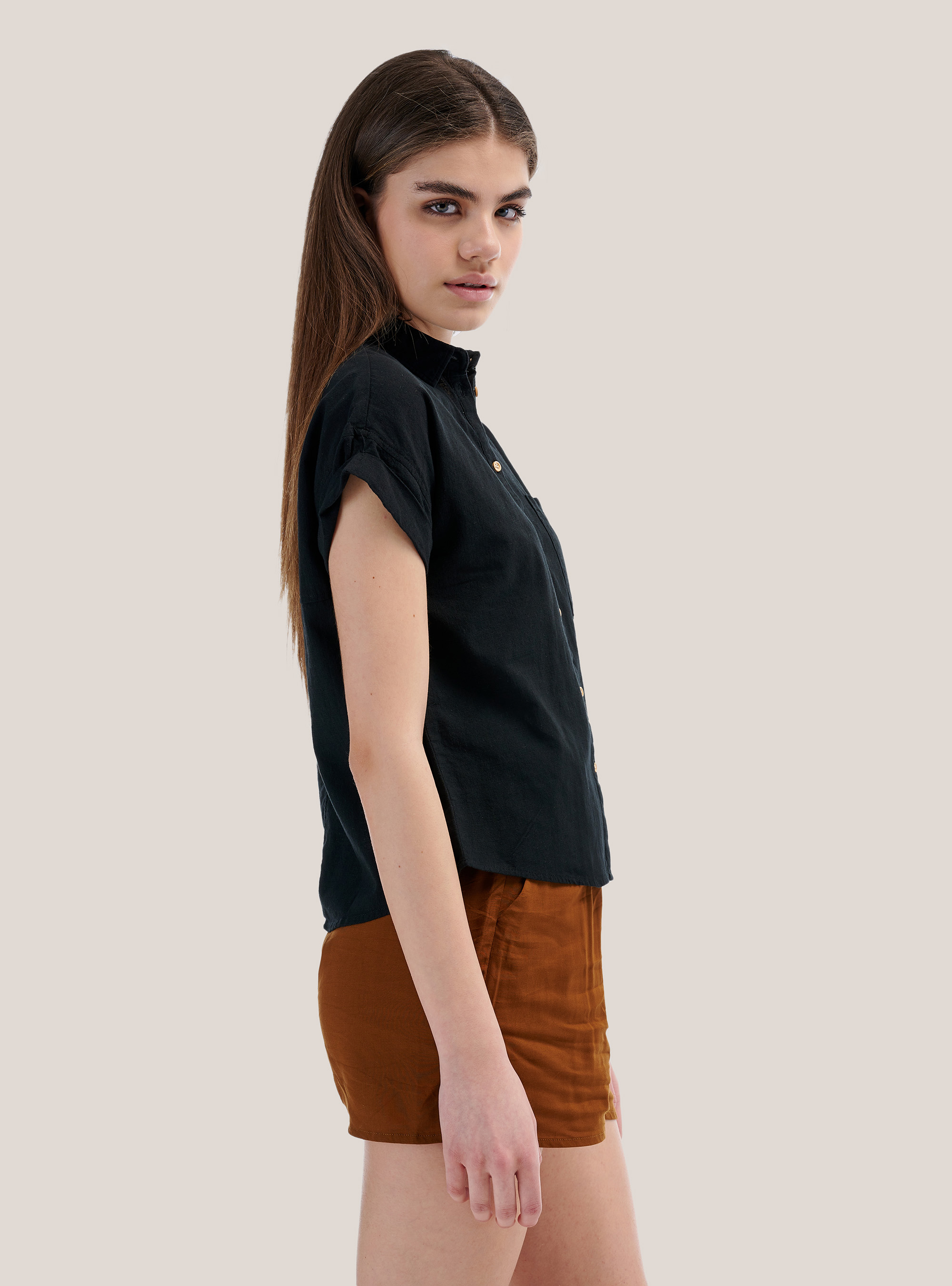Oversized short-sleeved shirt in fresh cotton, BLACK