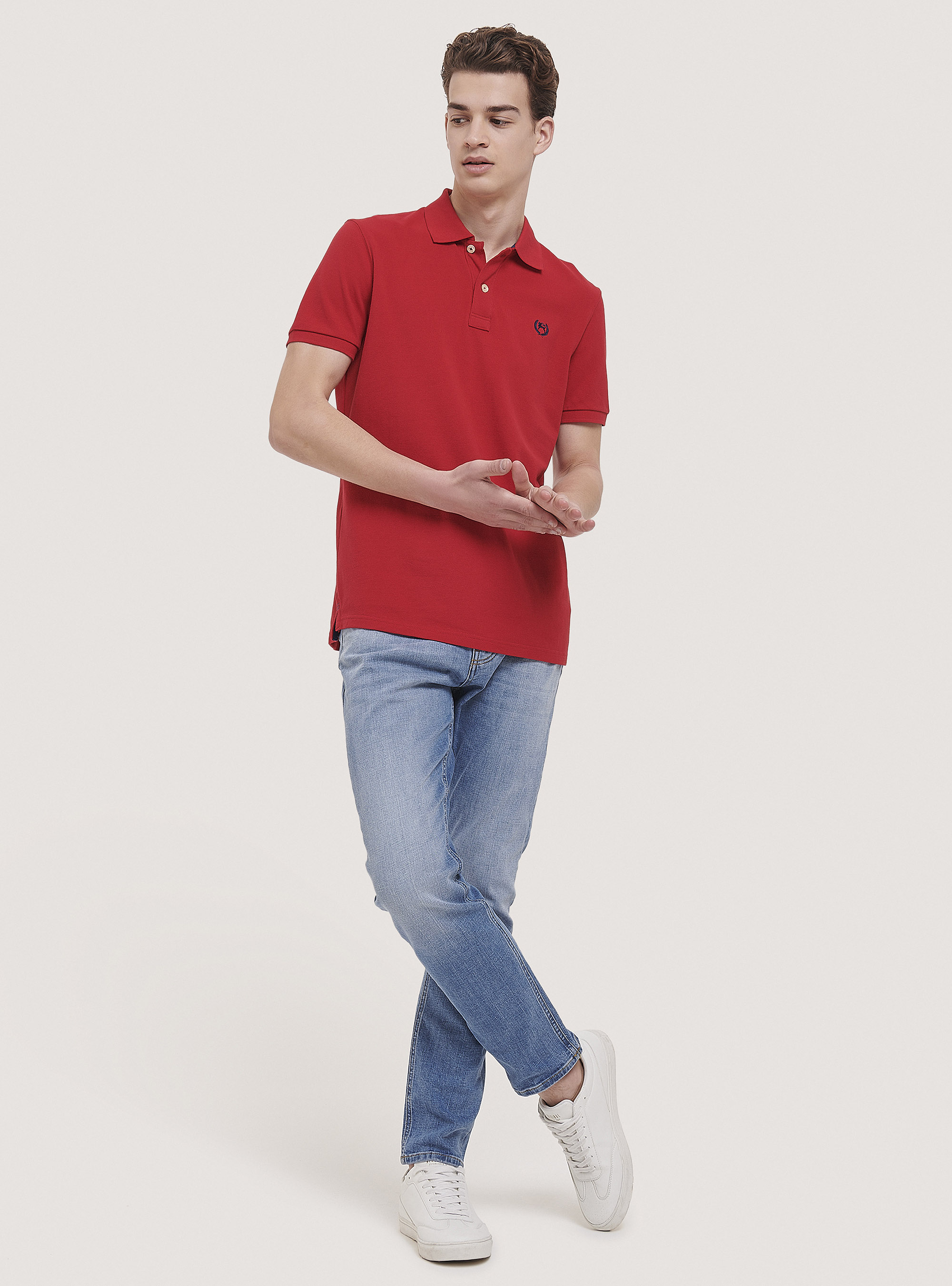 Poloshirt aus Baumwollpikee mit Stickerei, C4494 RED