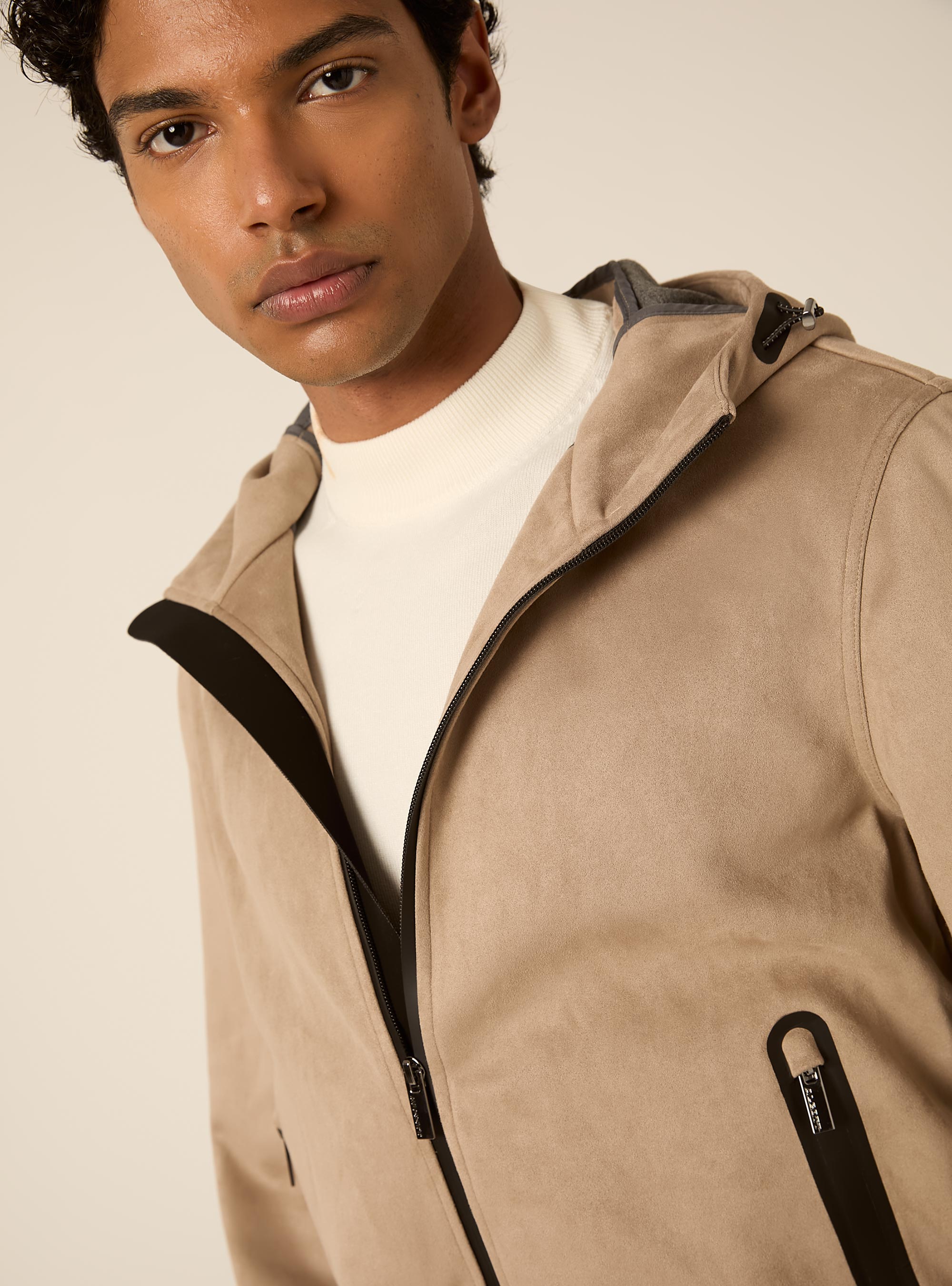 Giubbotto corto con cappuccio in suede, SA2 SAND MEDIUM