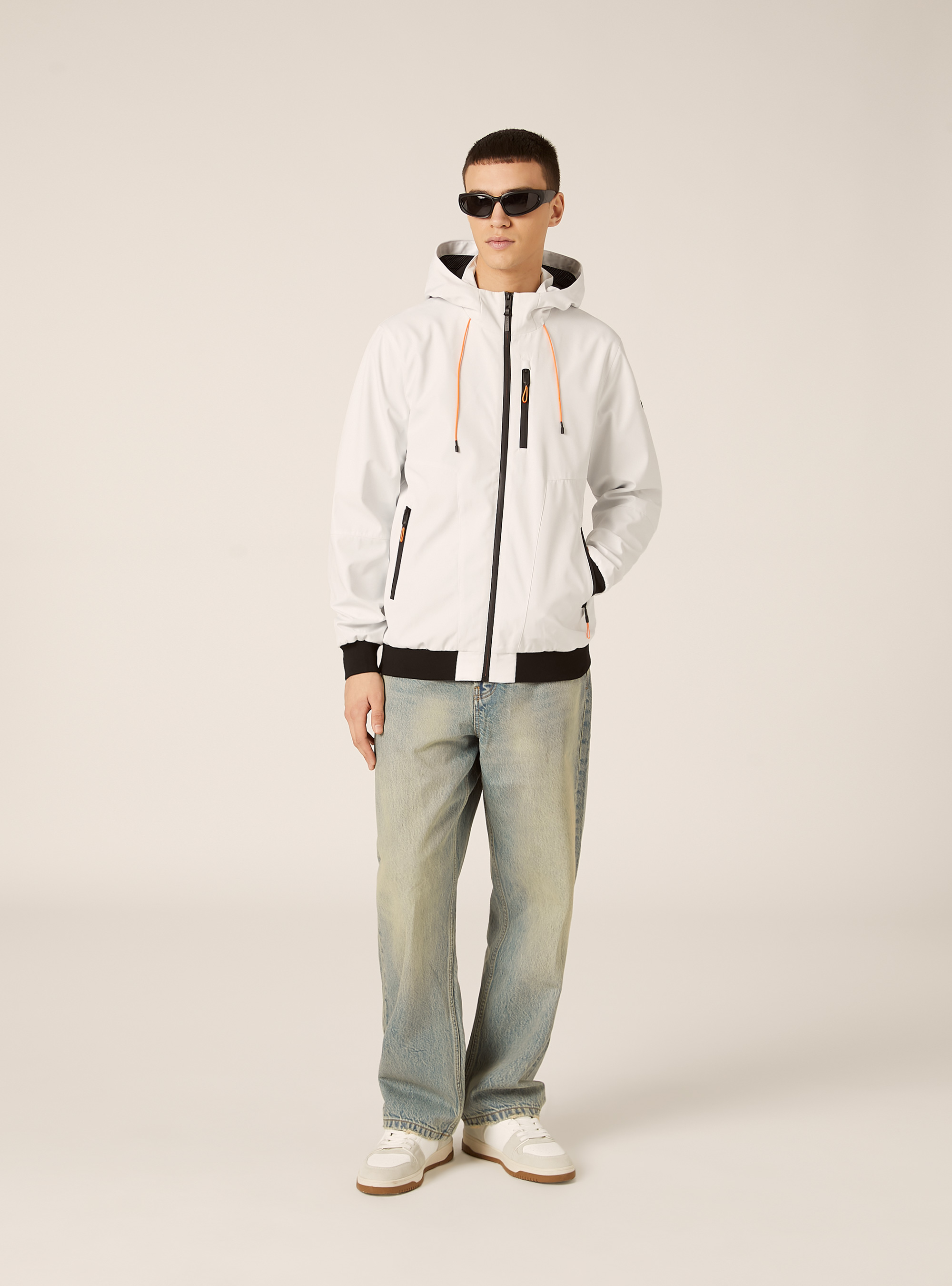 Bomber antivento con cappuccio, WH2 WHITE