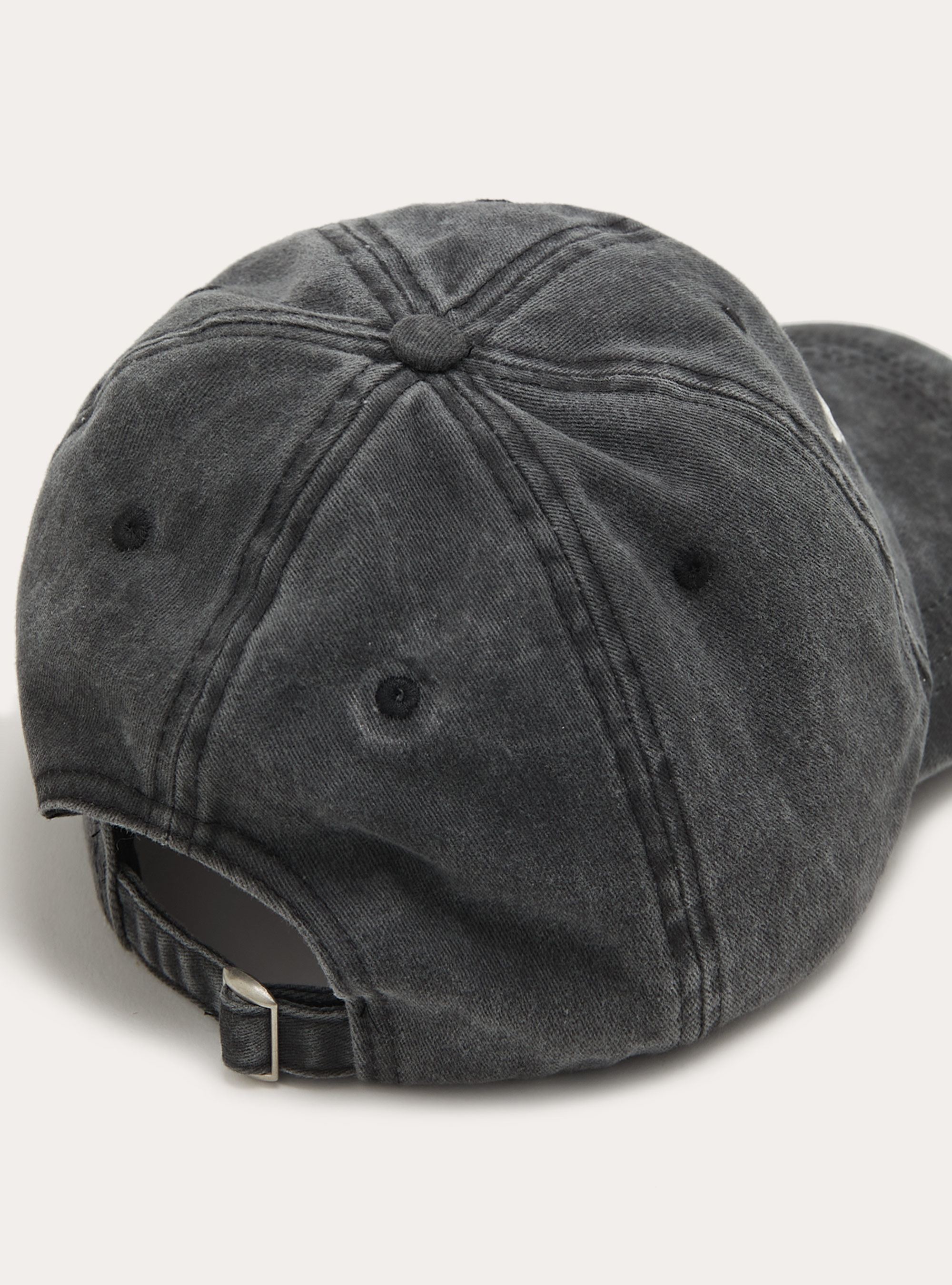 Hat with embroidery, BK1 BLACK