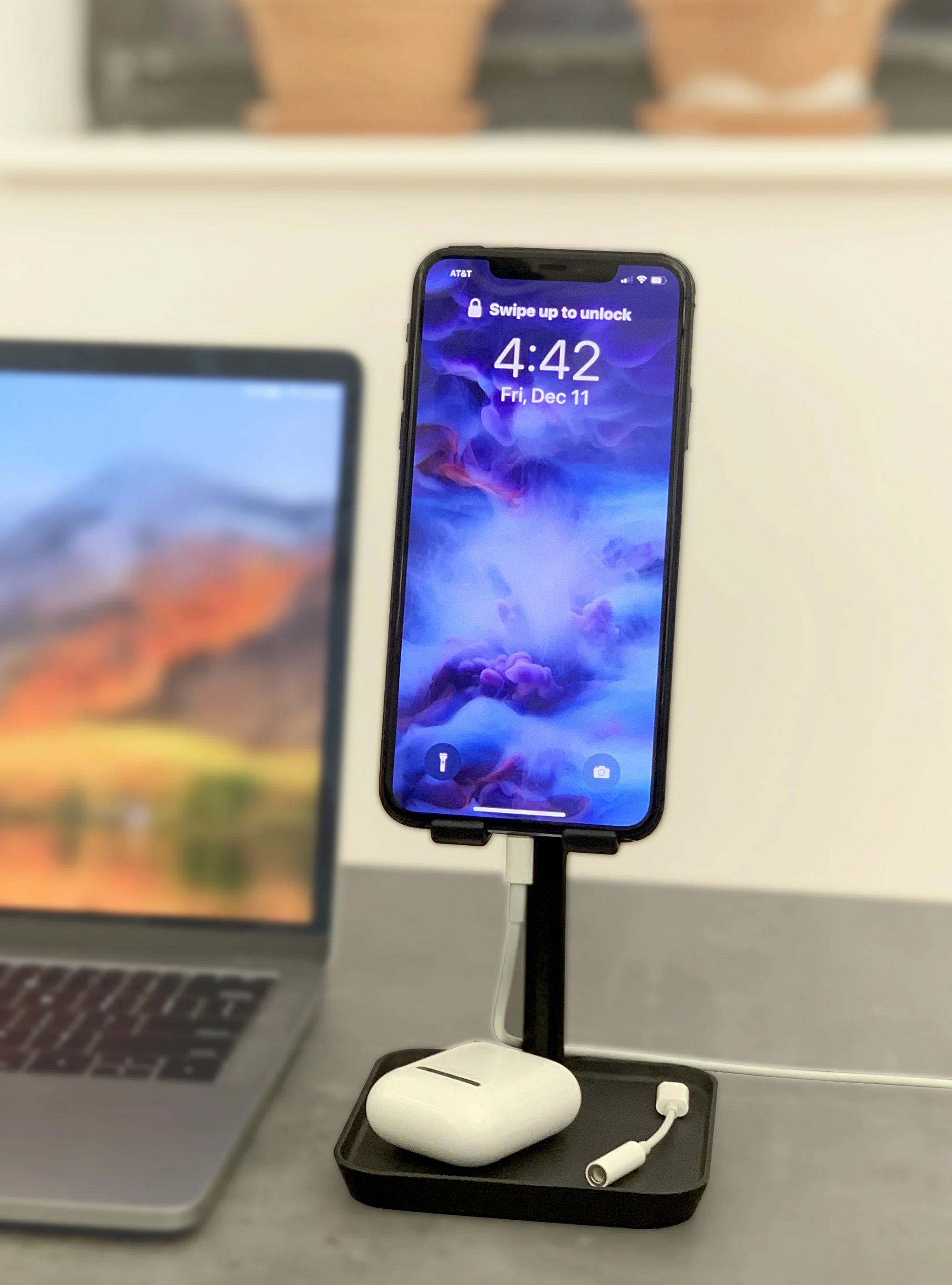 The Perfect Phone Stand in Black, UNIQUE