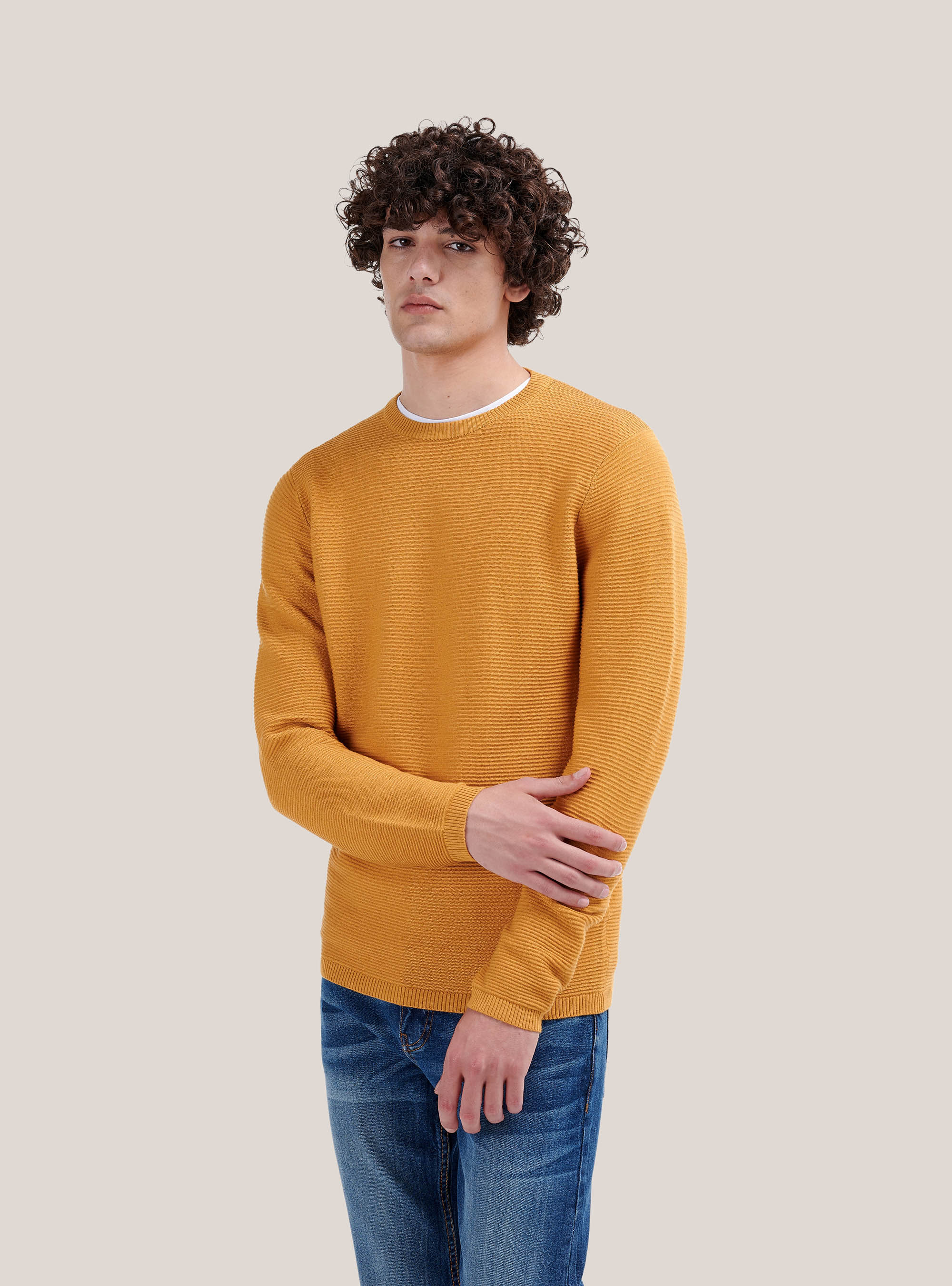 Pullover girocollo in maglia strutturata, C7708 LIGHT SENAPE